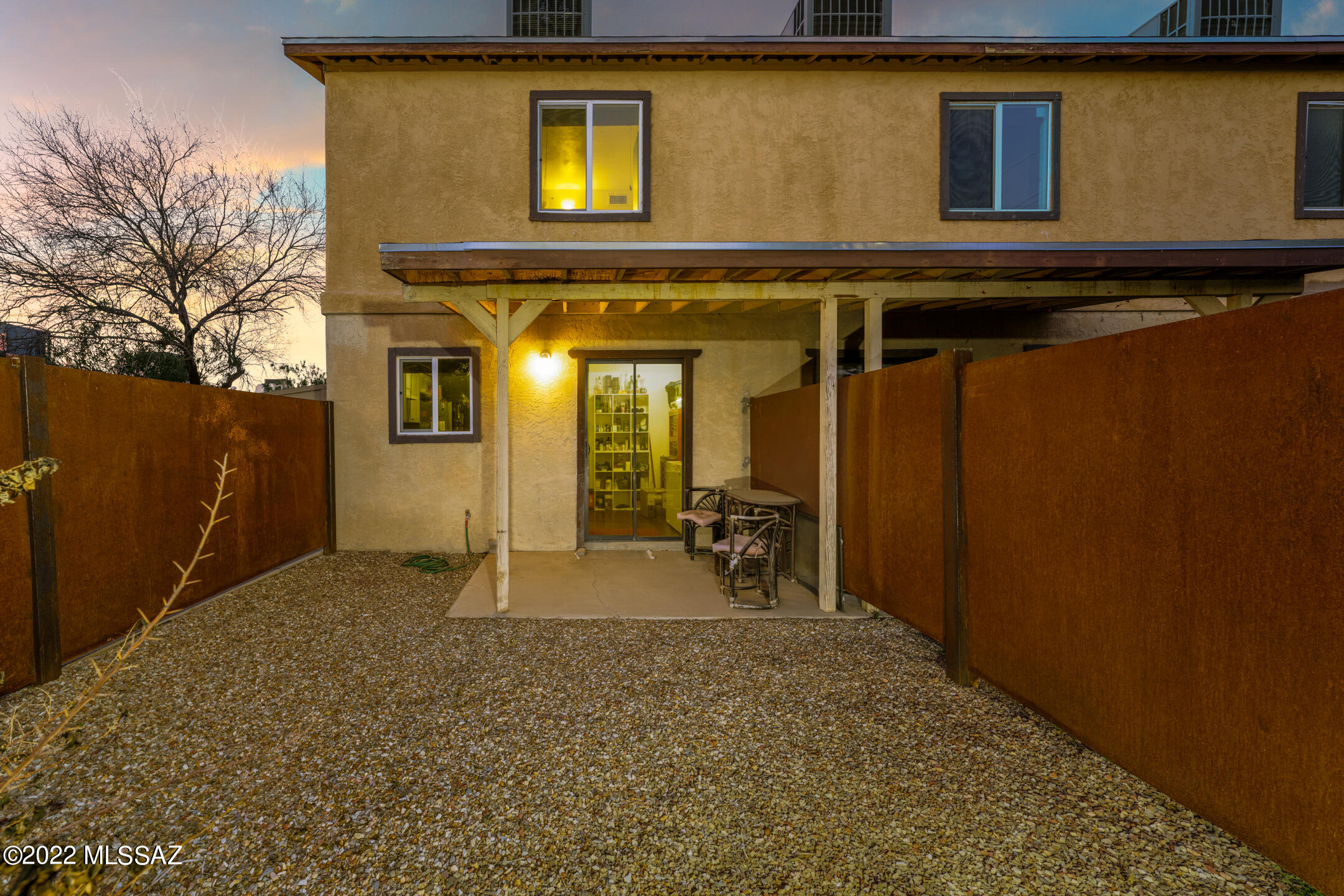 2809 N Mountain Avenue