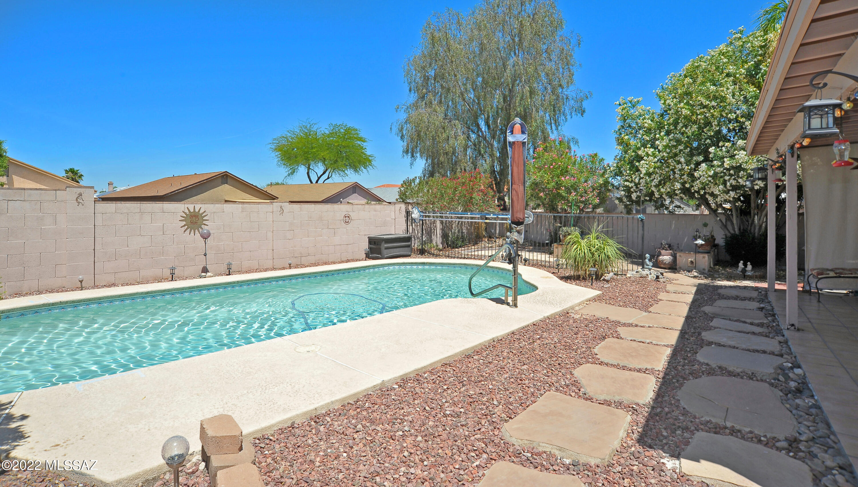 8304 S Via De Ellsworth