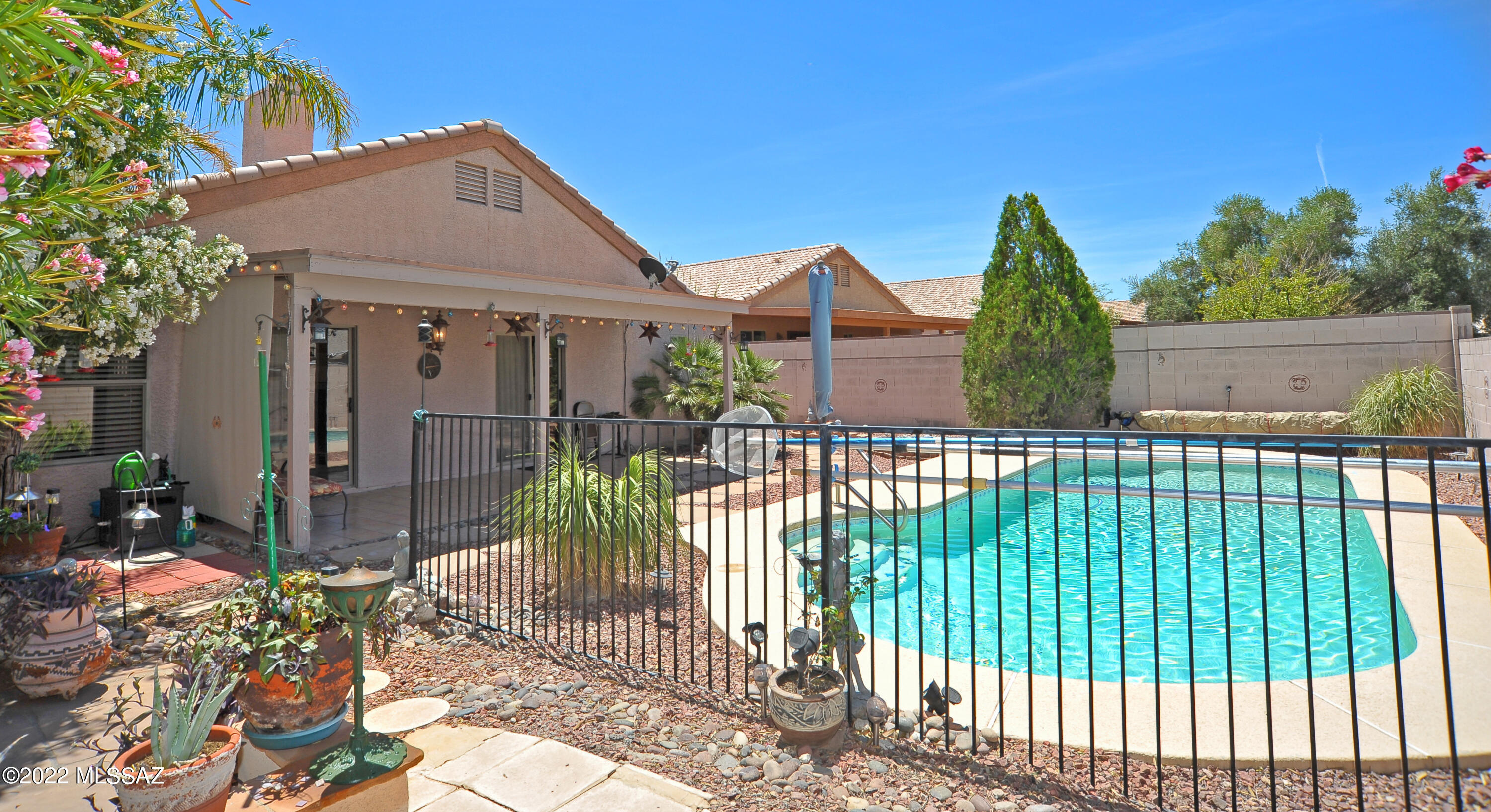 8304 S Via De Ellsworth