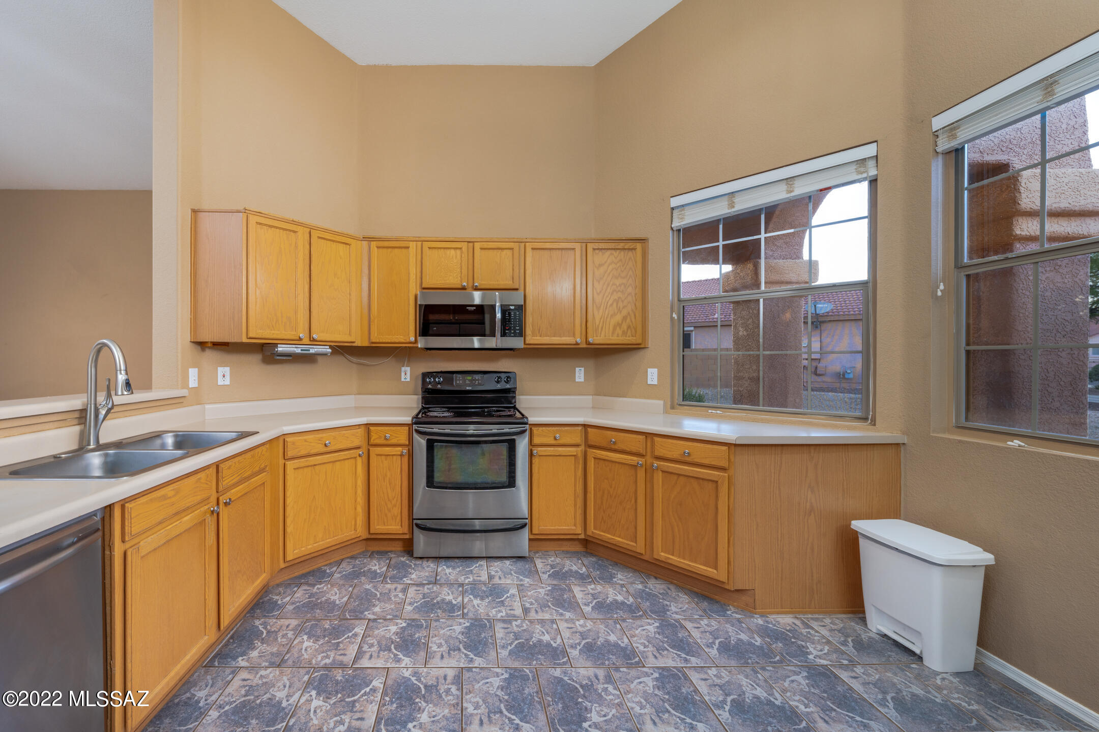 7532 S Teaneck Court