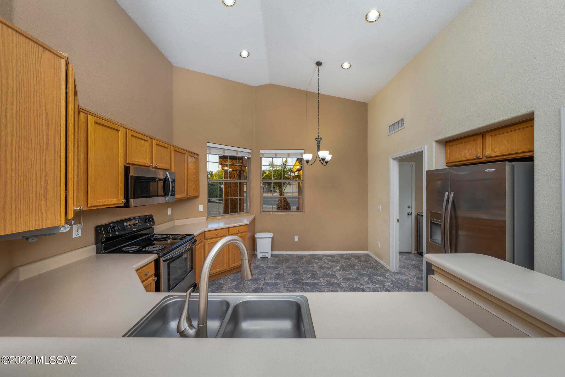 7532 S Teaneck Court