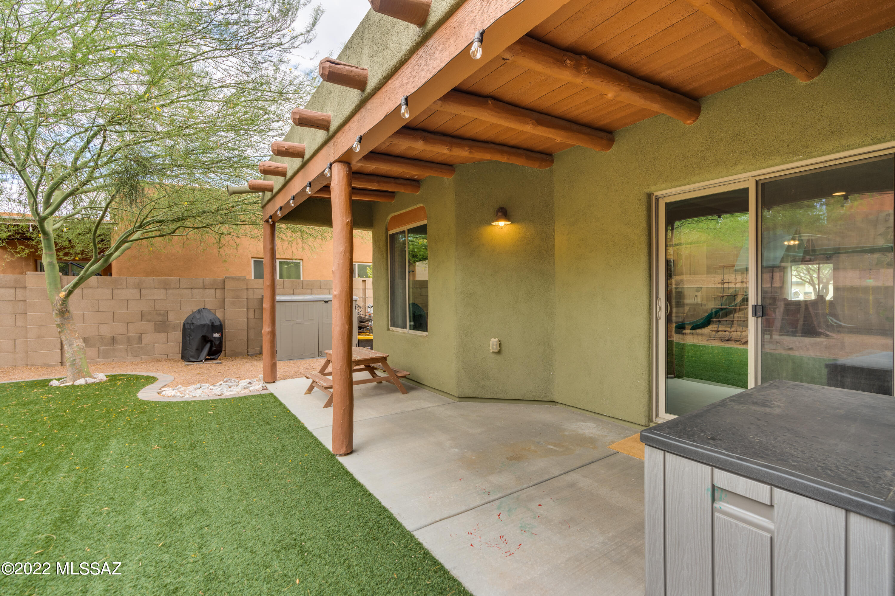 9968 N Crook Lane