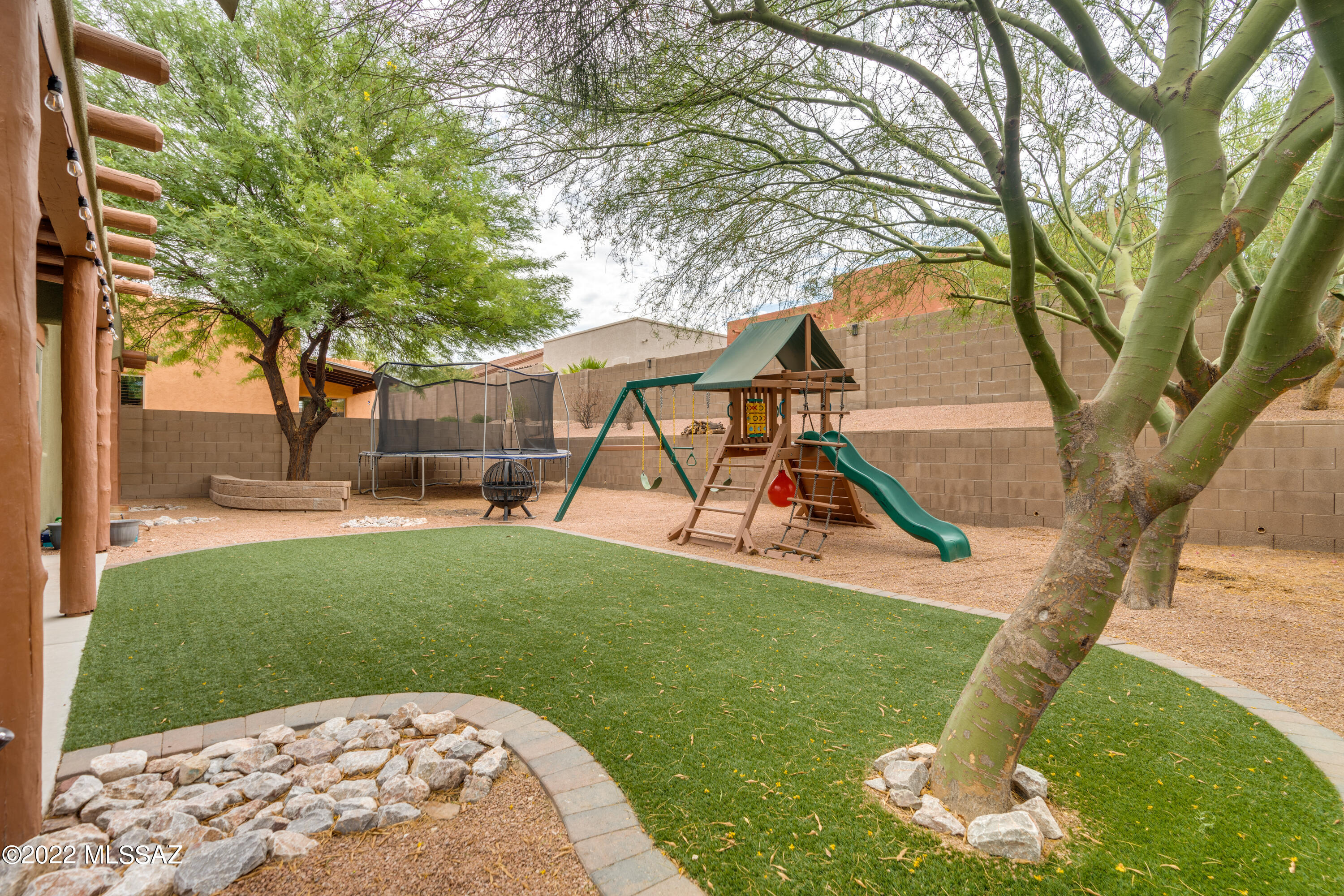9968 N Crook Lane