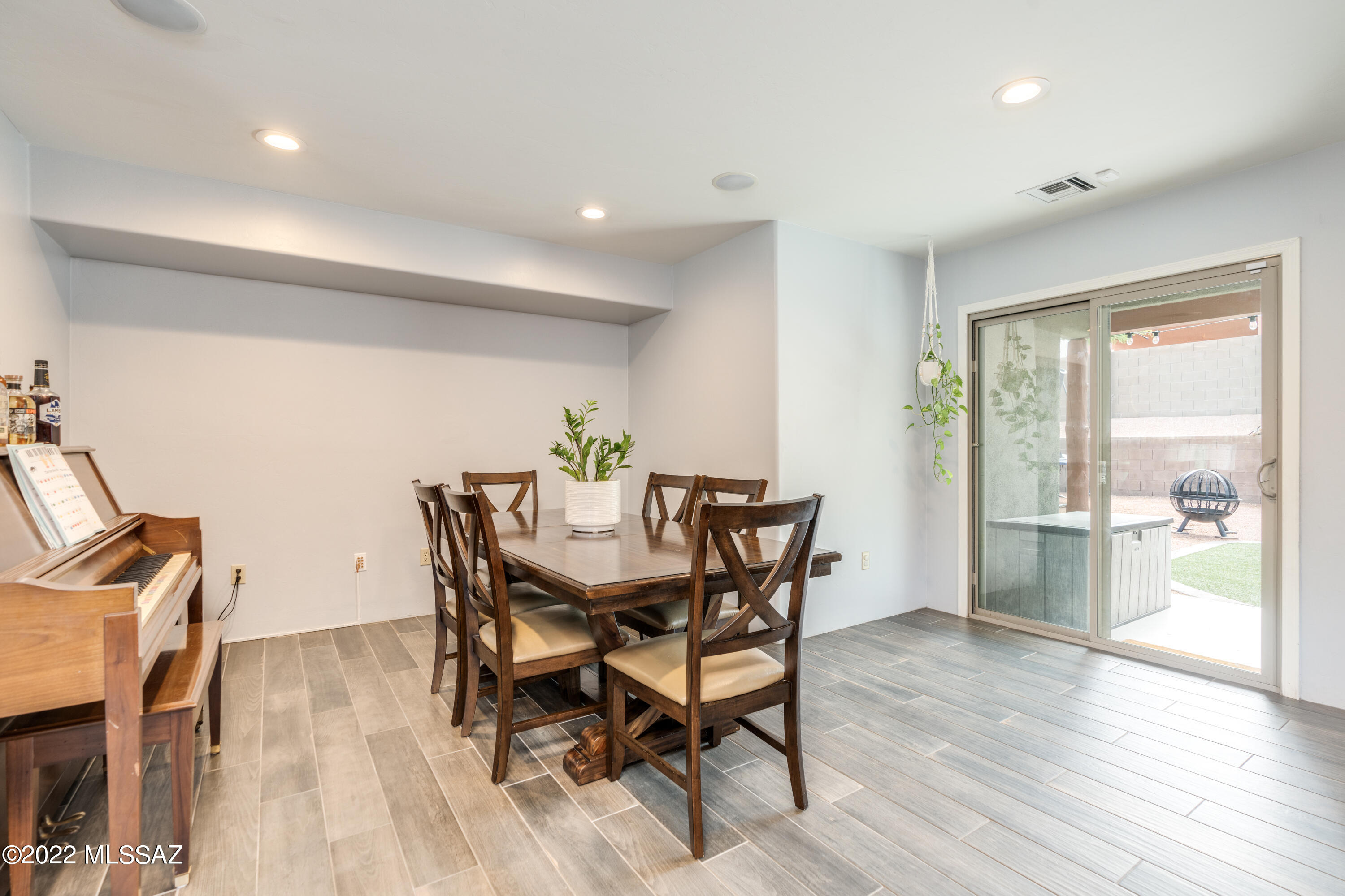 9968 N Crook Lane
