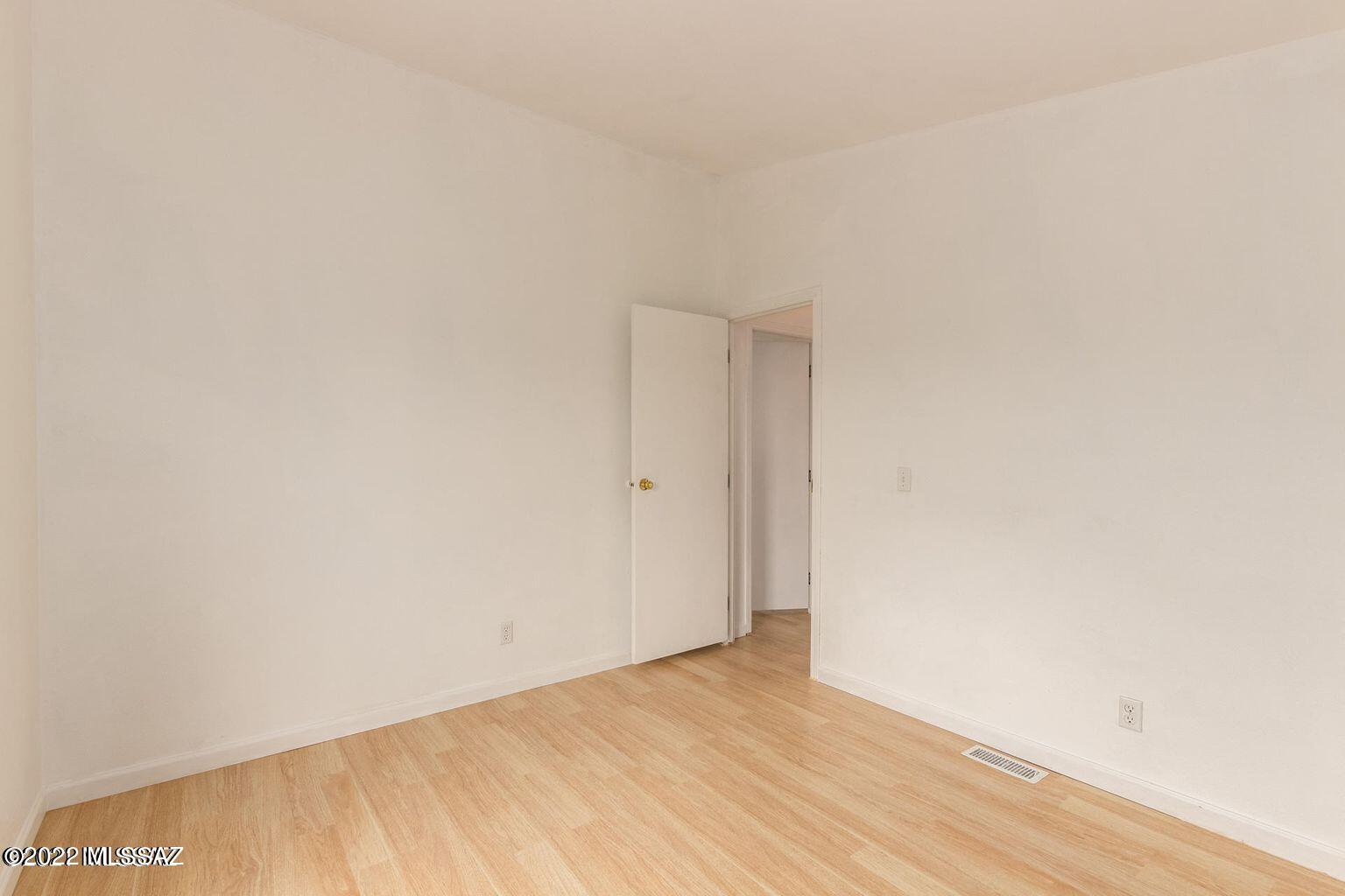 6645 E Calle Luna Vista