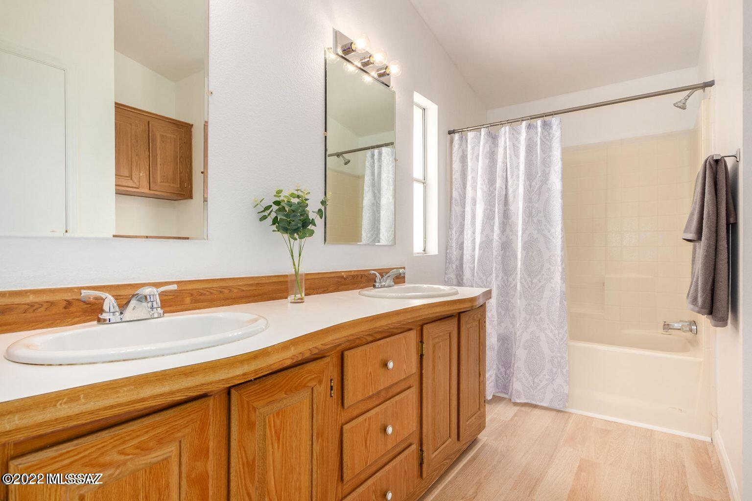 6645 E Calle Luna Vista