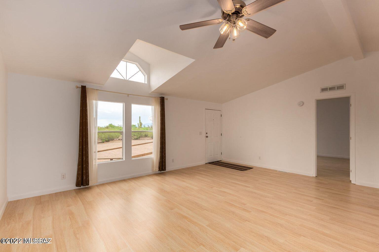 6645 E Calle Luna Vista