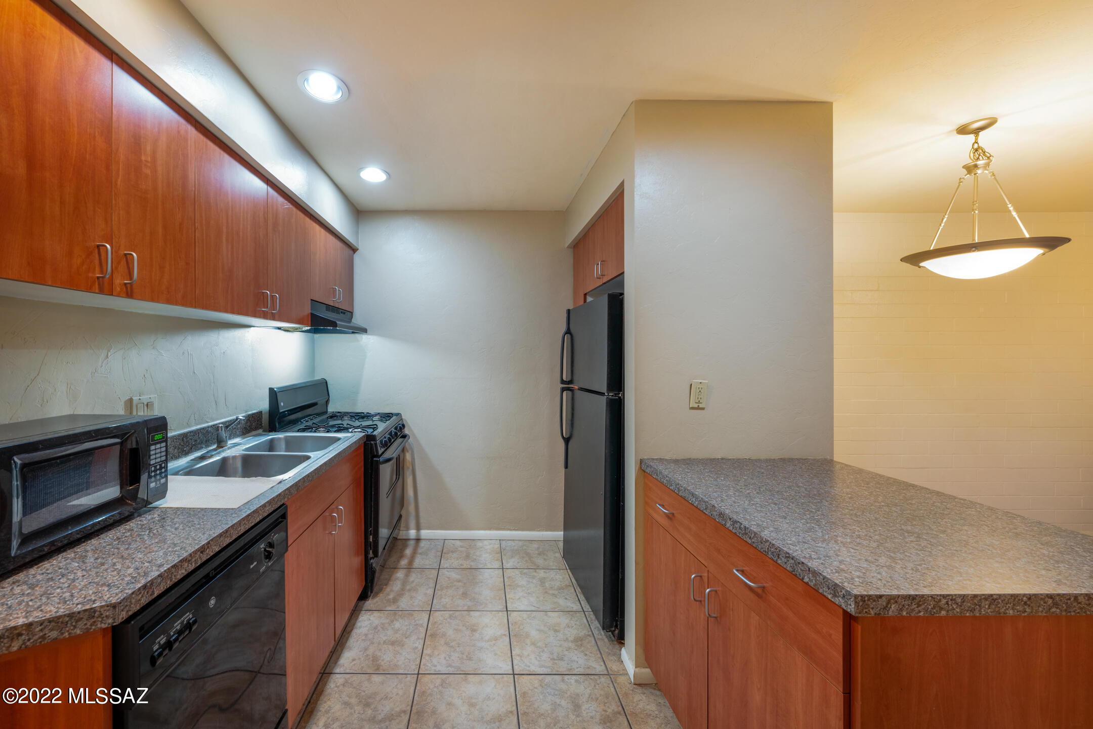 2525 N Alvernon Way Unit: C1