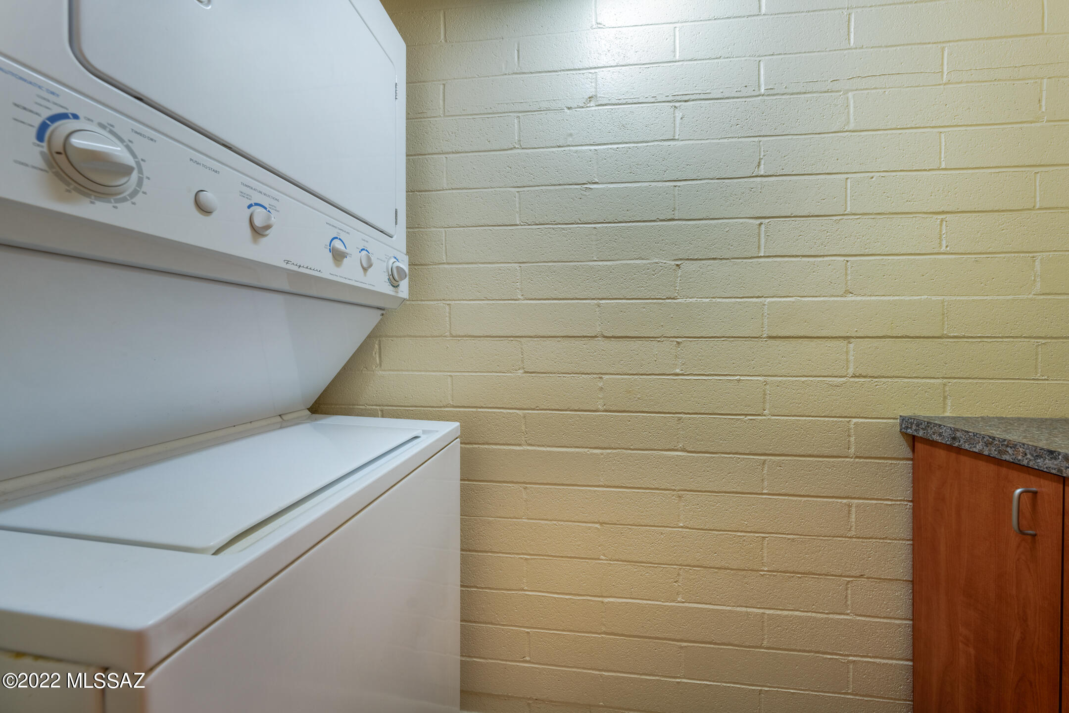 2525 N Alvernon Way Unit: C1