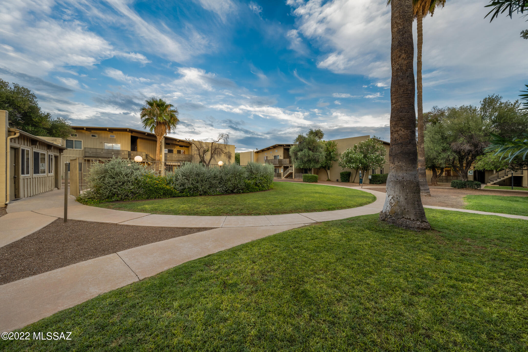 2525 N Alvernon Way Unit: C1