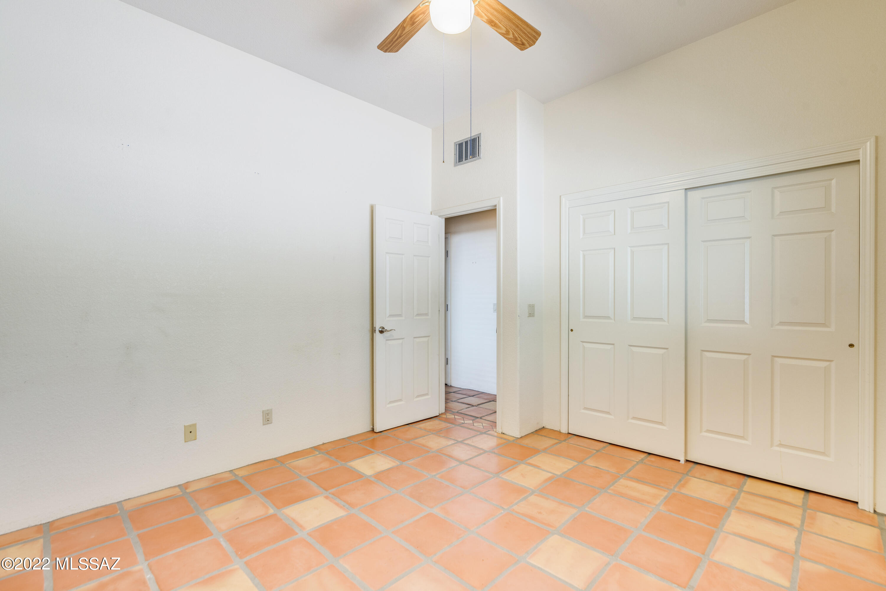 5720 N Chieftan Trail