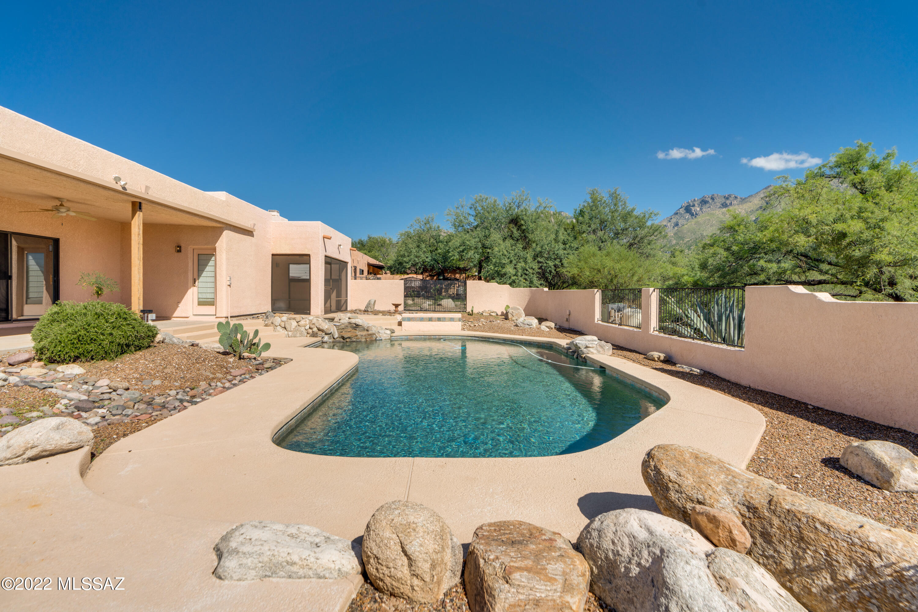 5720 N Chieftan Trail