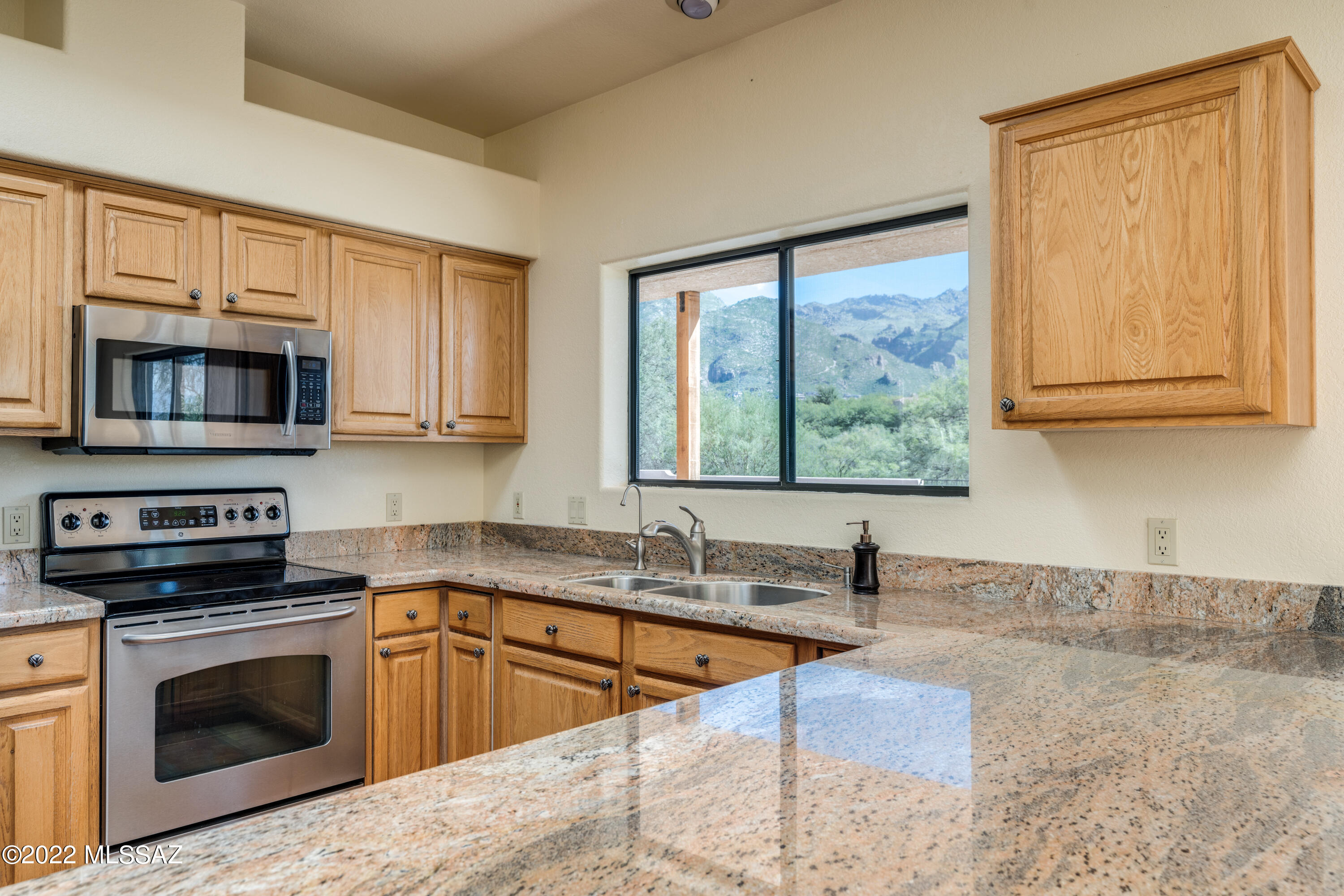 5720 N Chieftan Trail