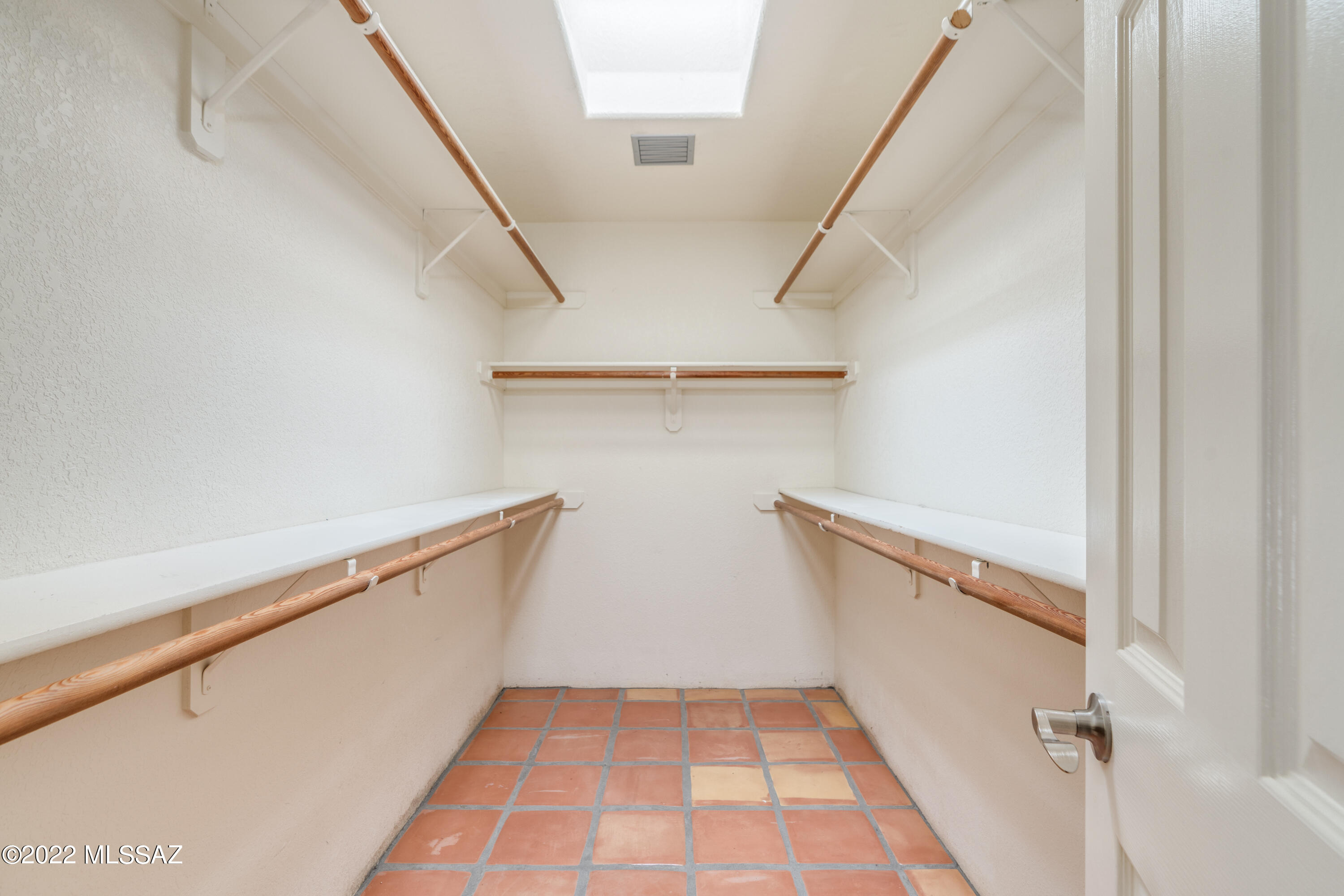 5720 N Chieftan Trail