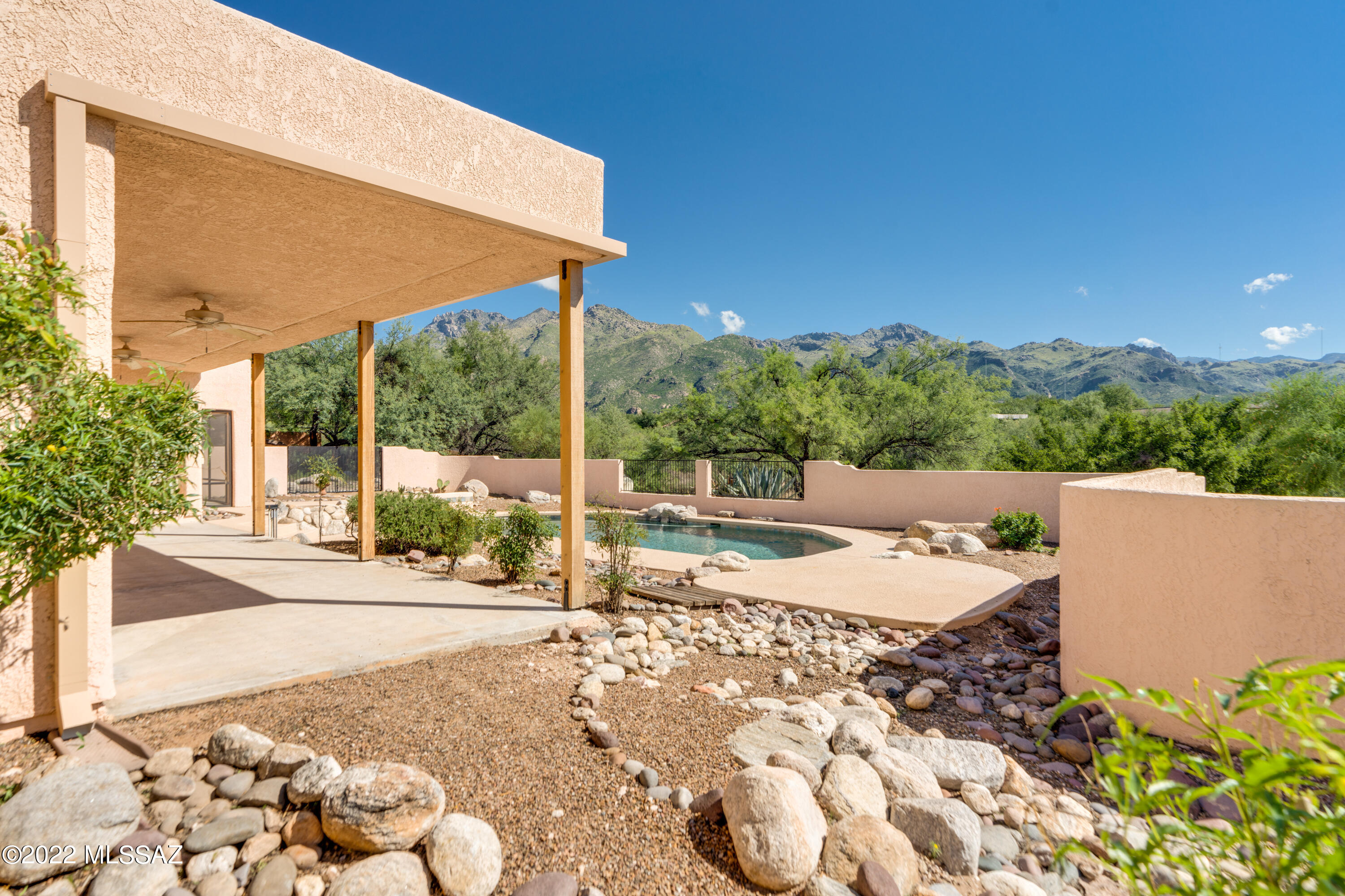 5720 N Chieftan Trail