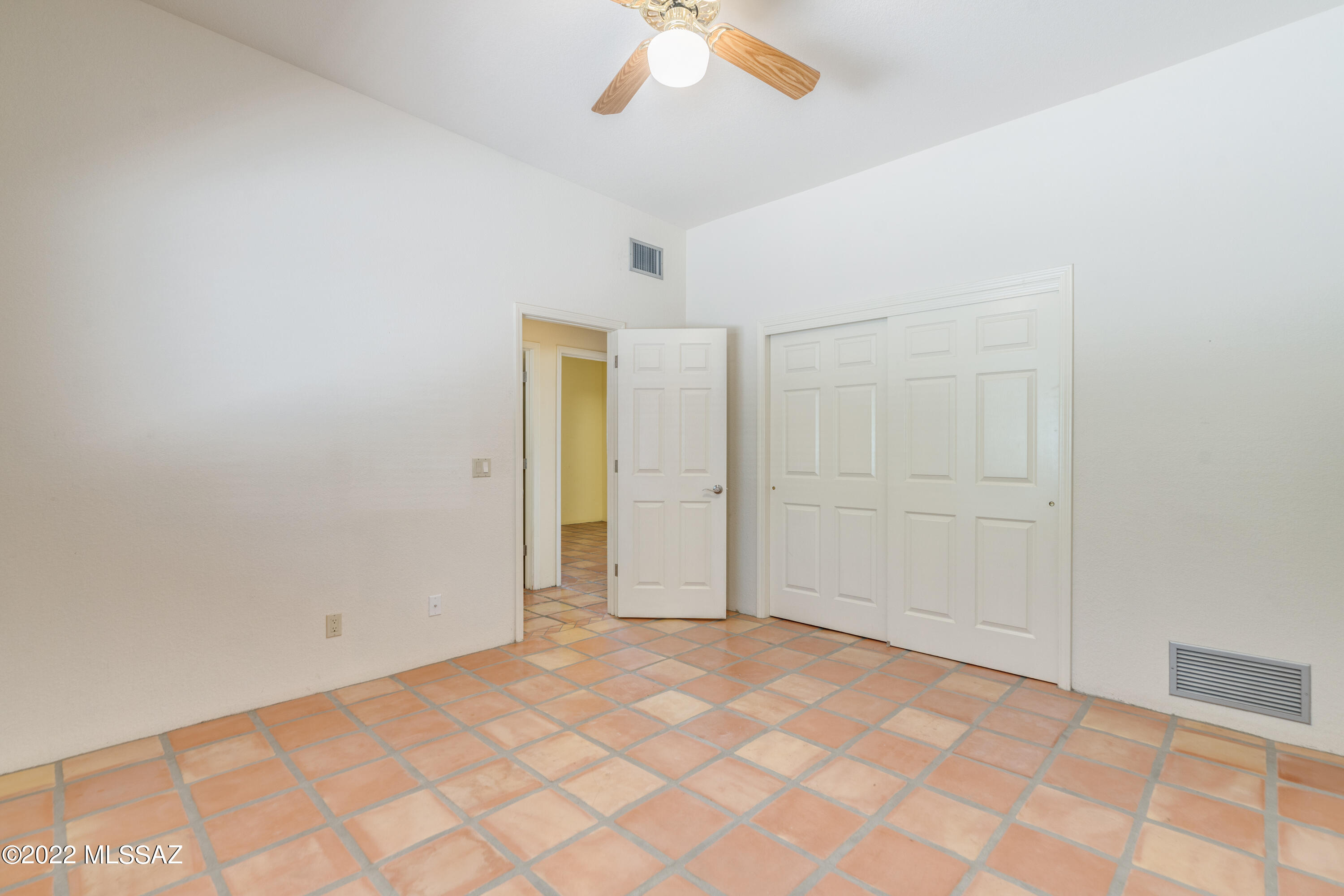 5720 N Chieftan Trail