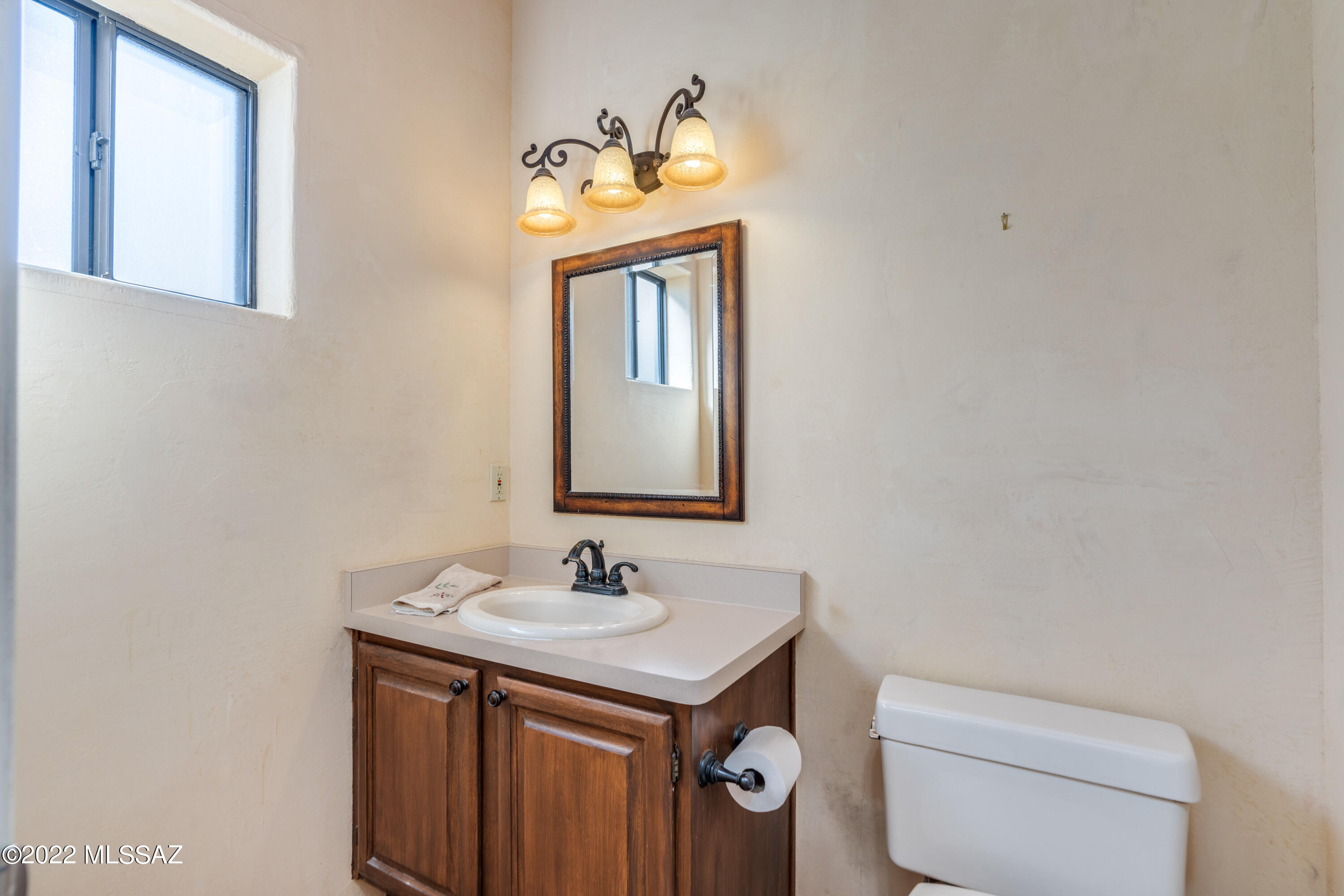 5720 N Chieftan Trail