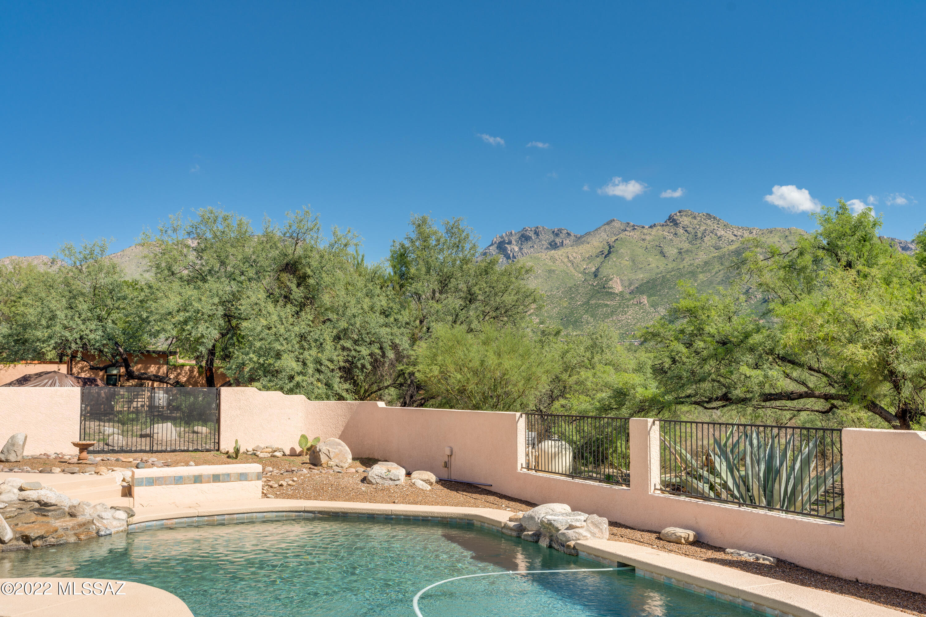 5720 N Chieftan Trail