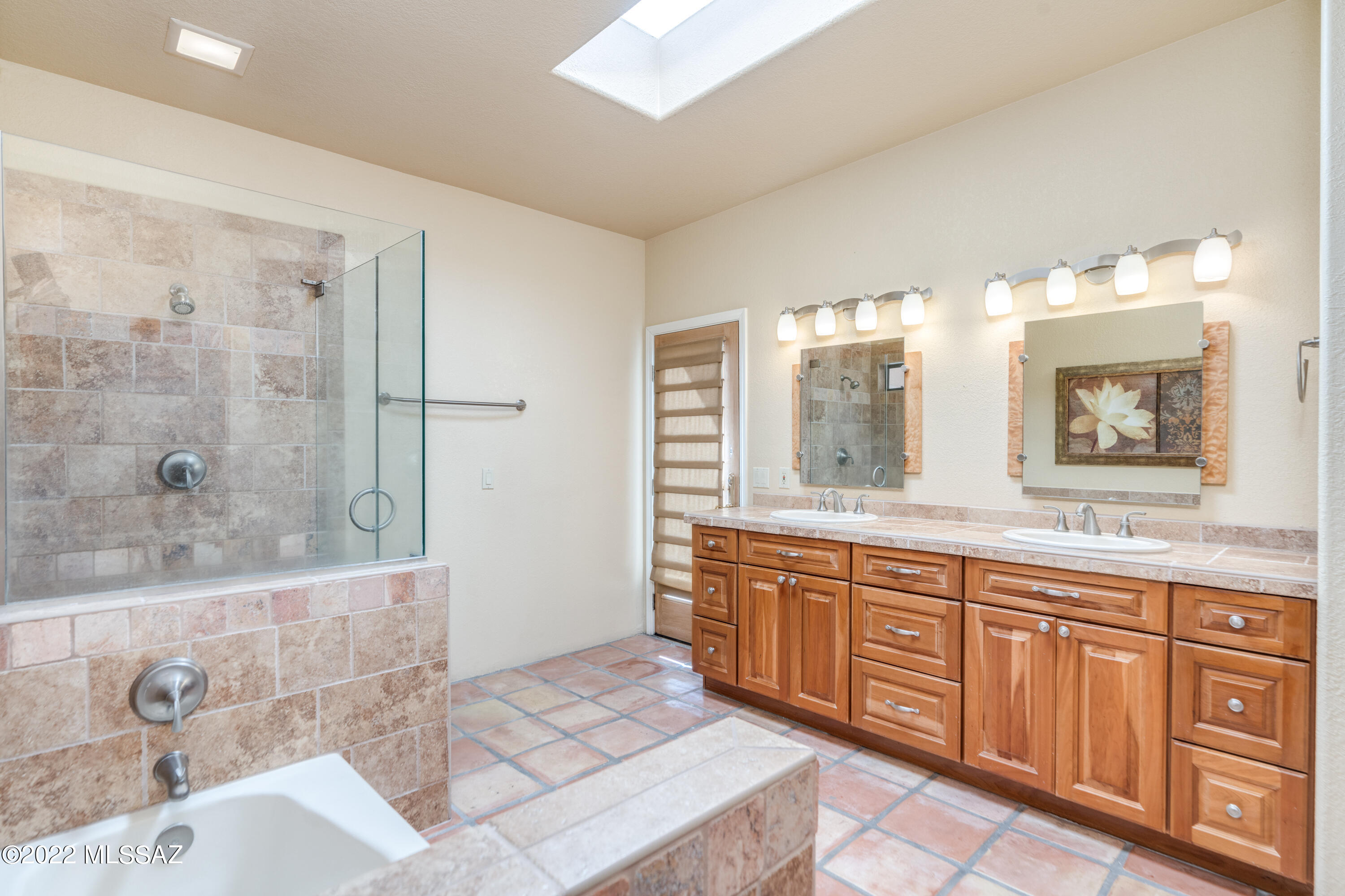 5720 N Chieftan Trail