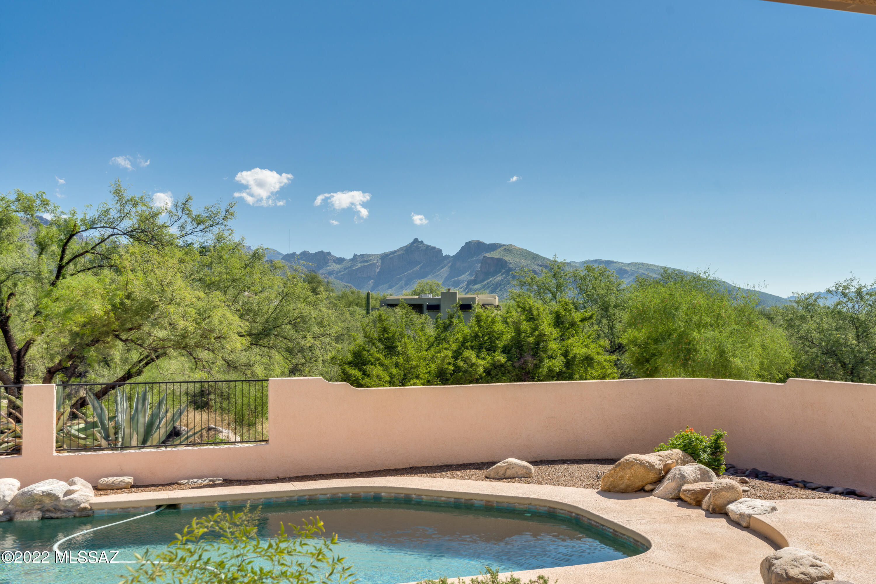 5720 N Chieftan Trail