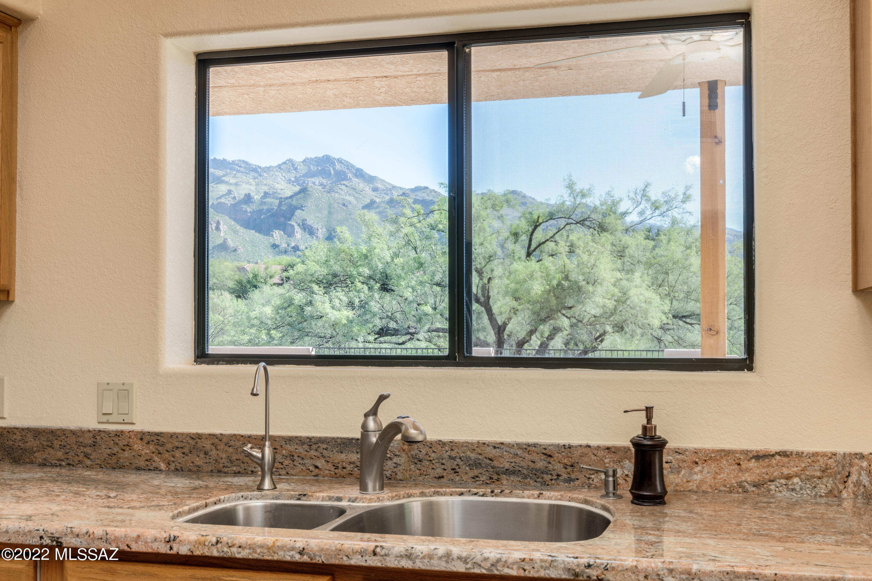 5720 N Chieftan Trail