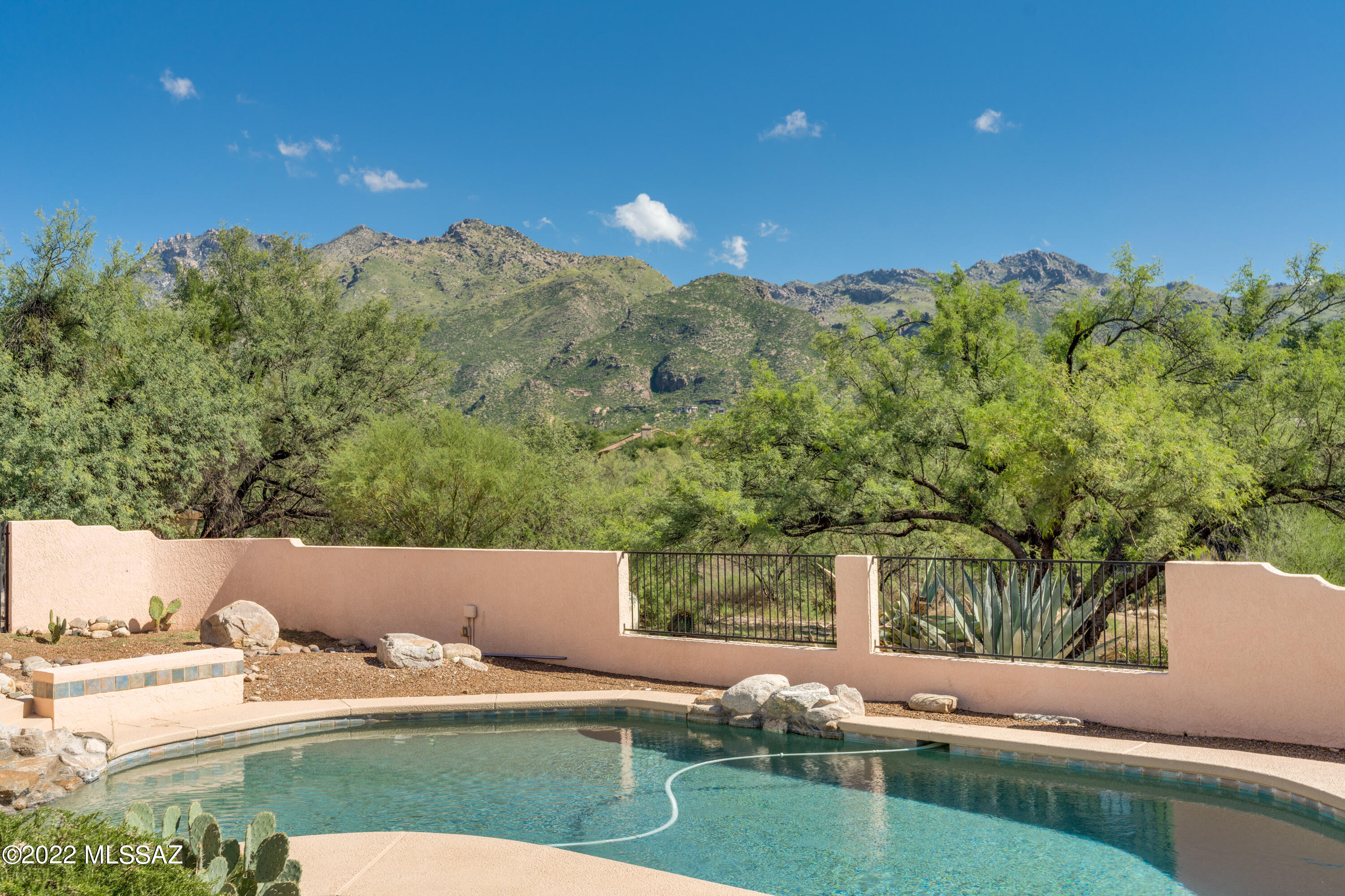 5720 N Chieftan Trail