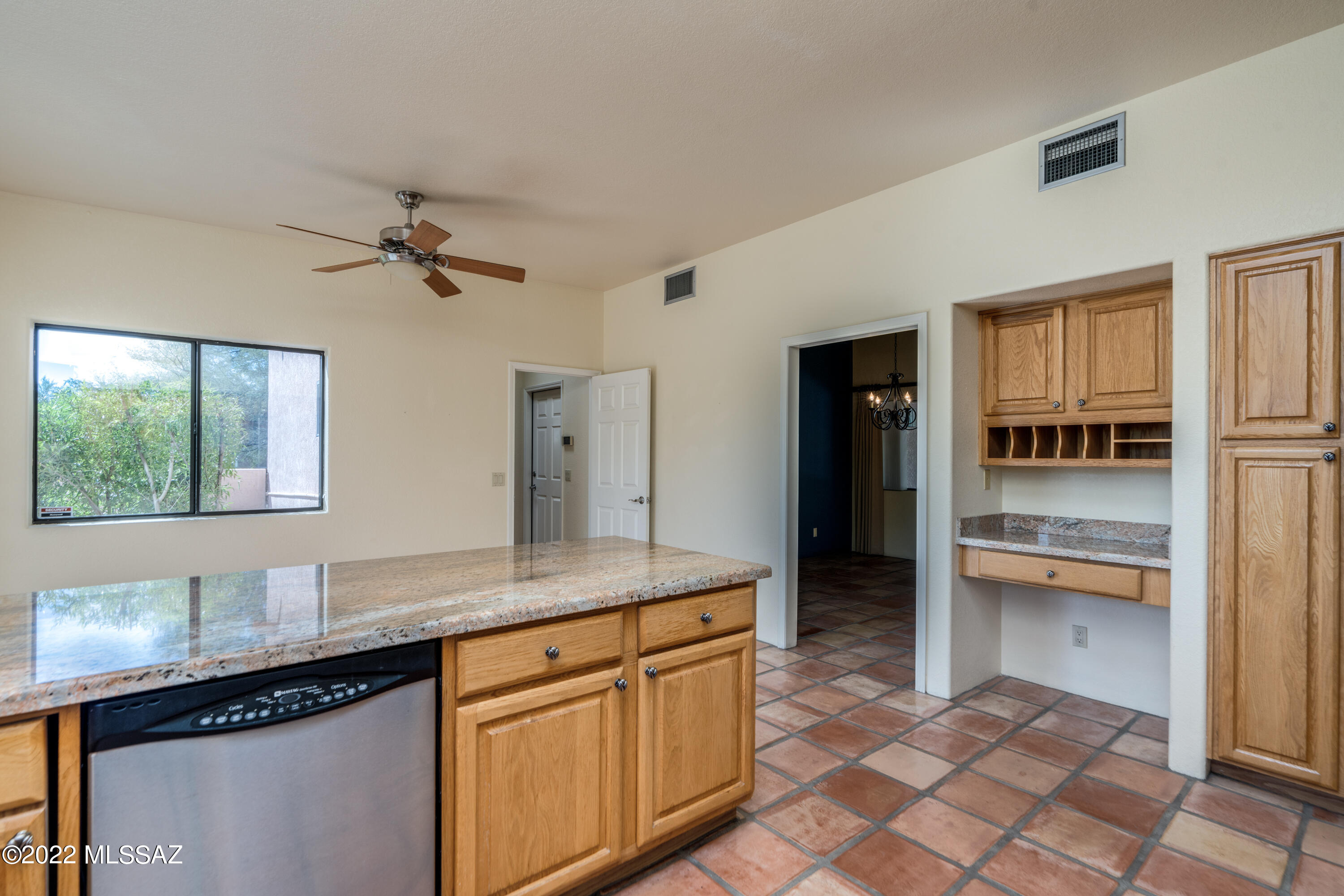 5720 N Chieftan Trail