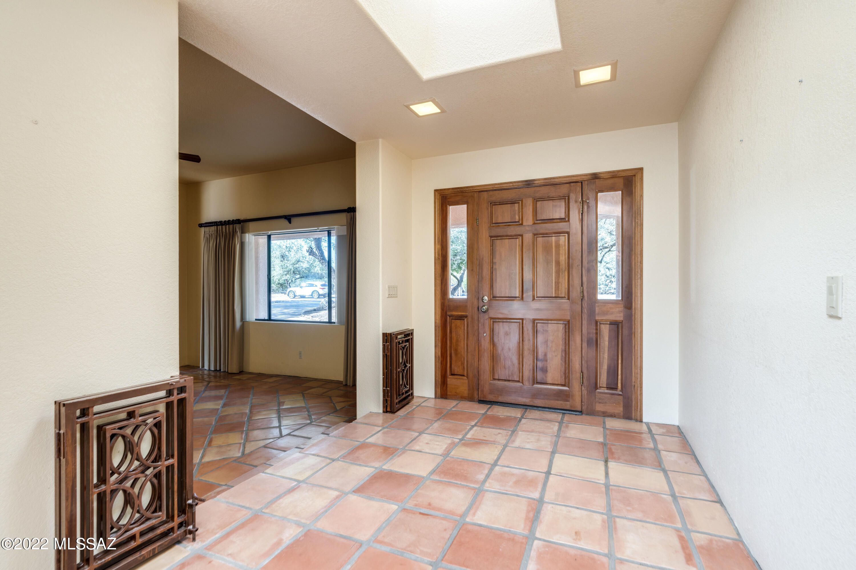 5720 N Chieftan Trail