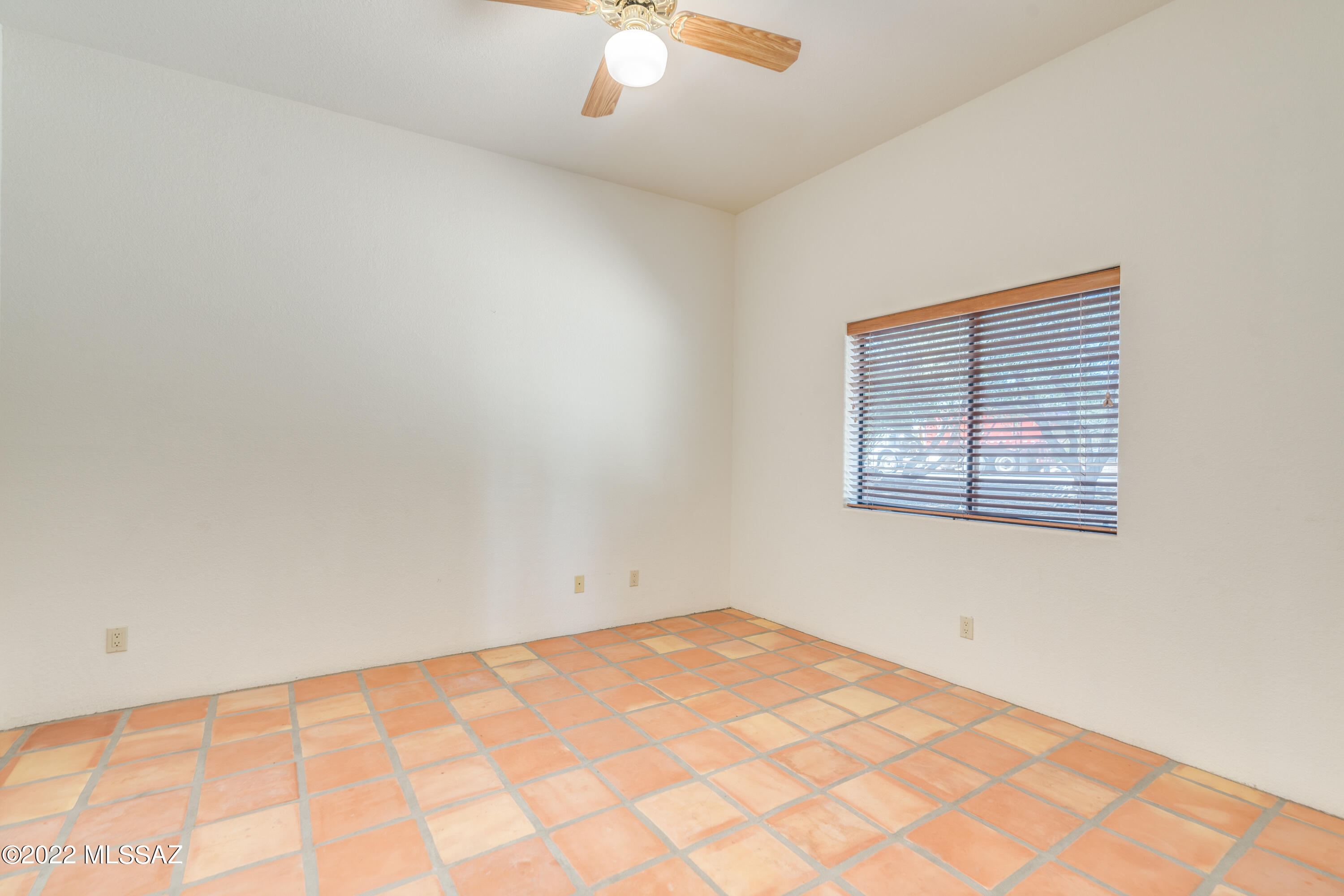 5720 N Chieftan Trail