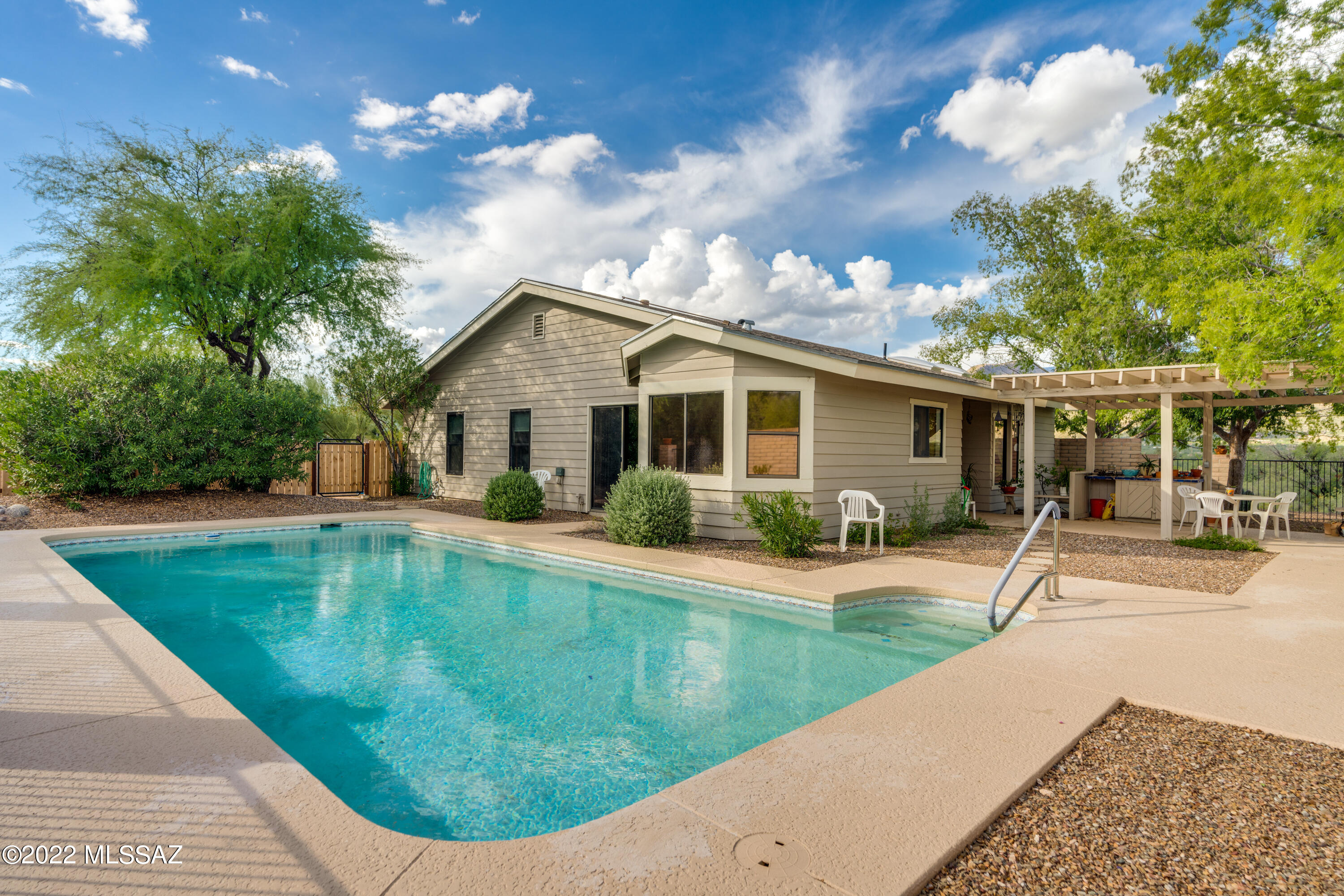 4076 N Hidden Cove Place