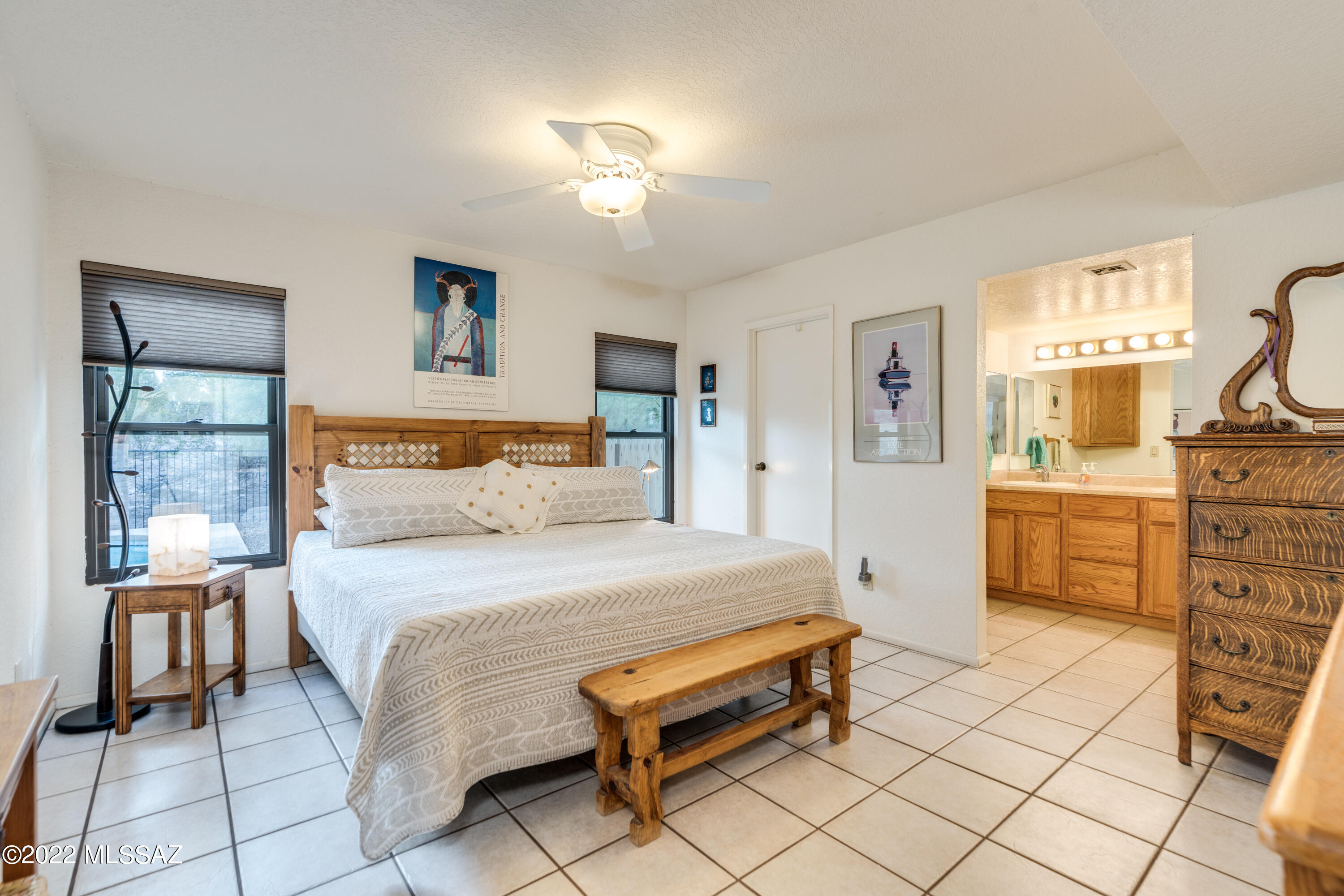 4076 N Hidden Cove Place