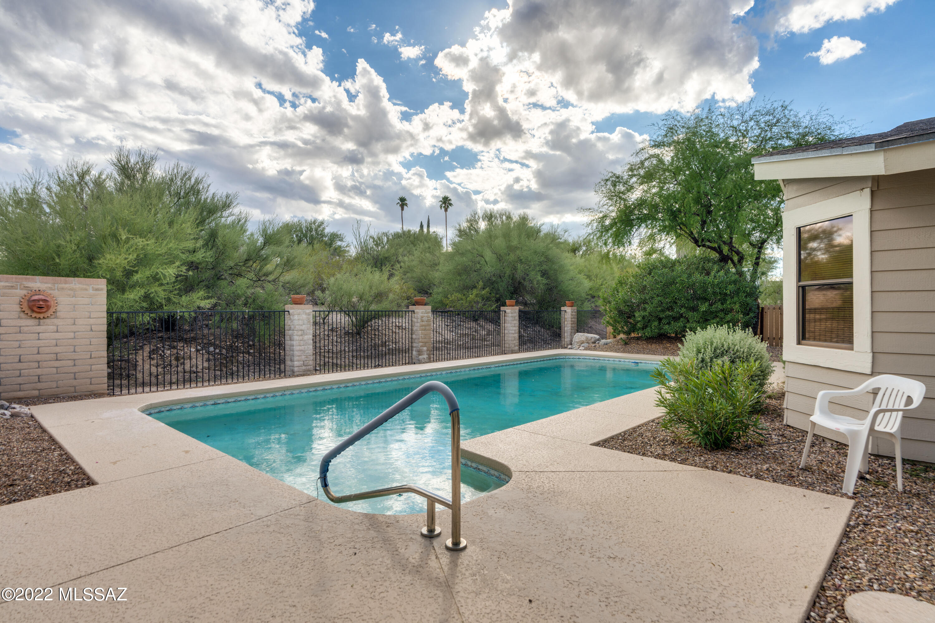 4076 N Hidden Cove Place