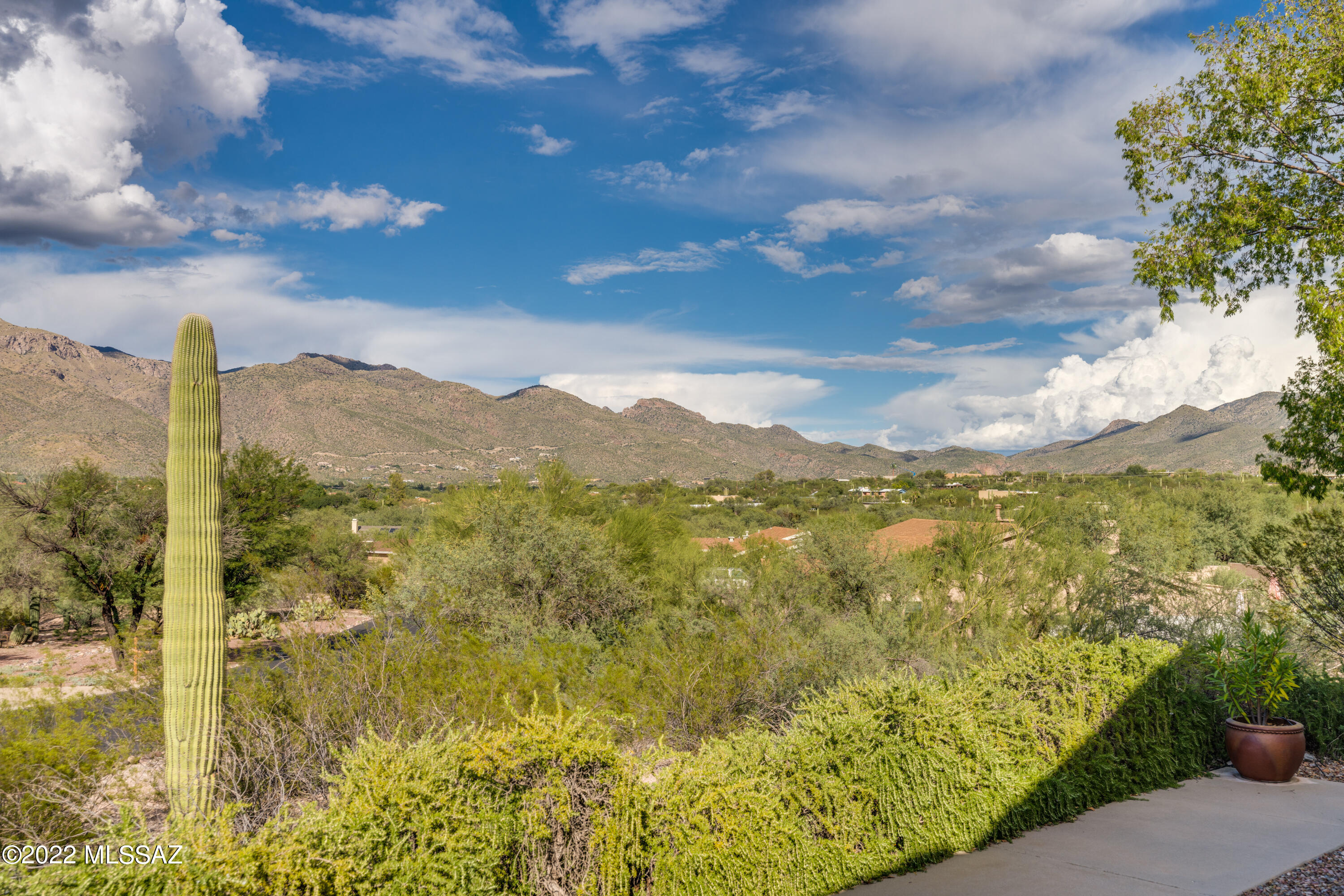 4076 N Hidden Cove Place