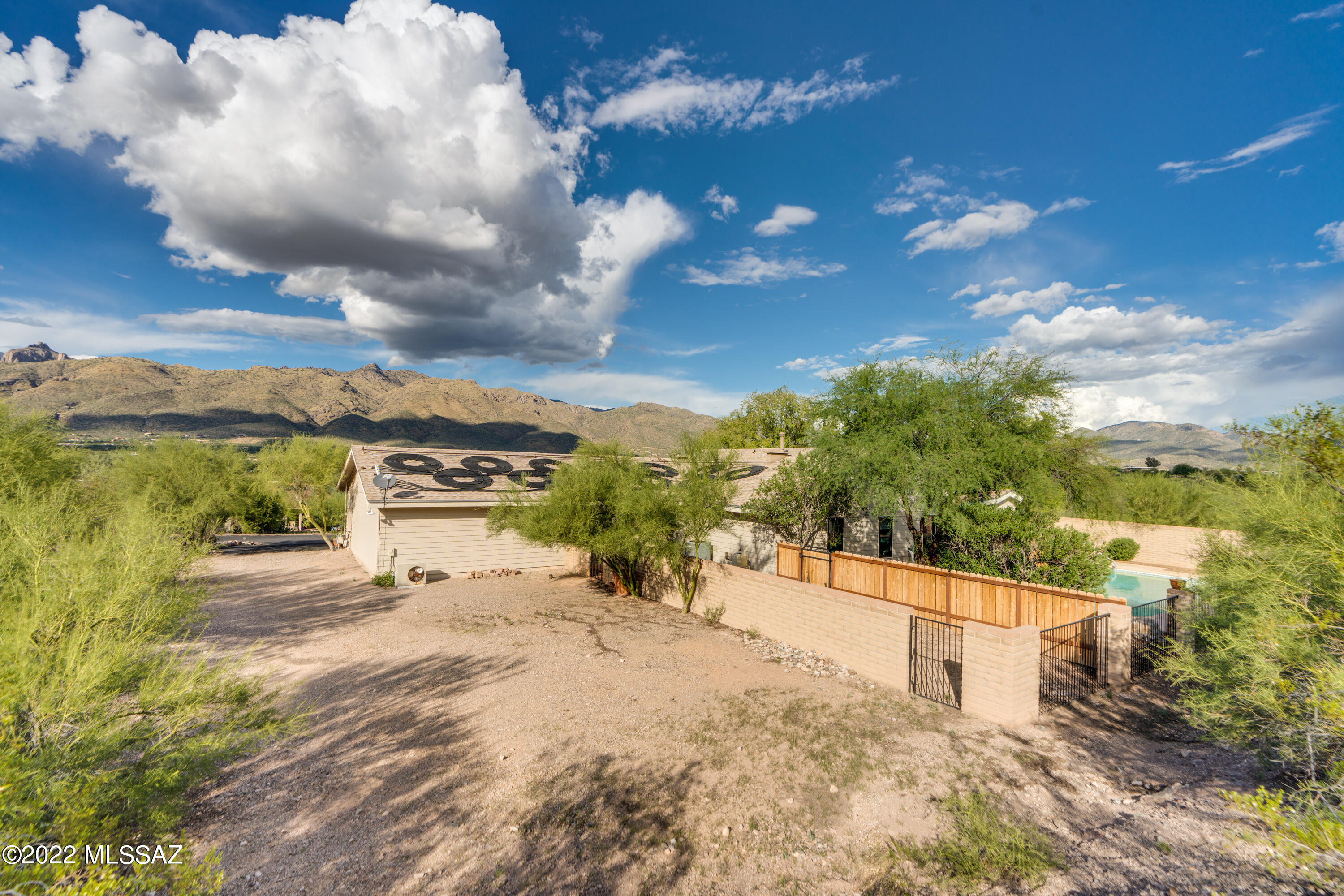 4076 N Hidden Cove Place