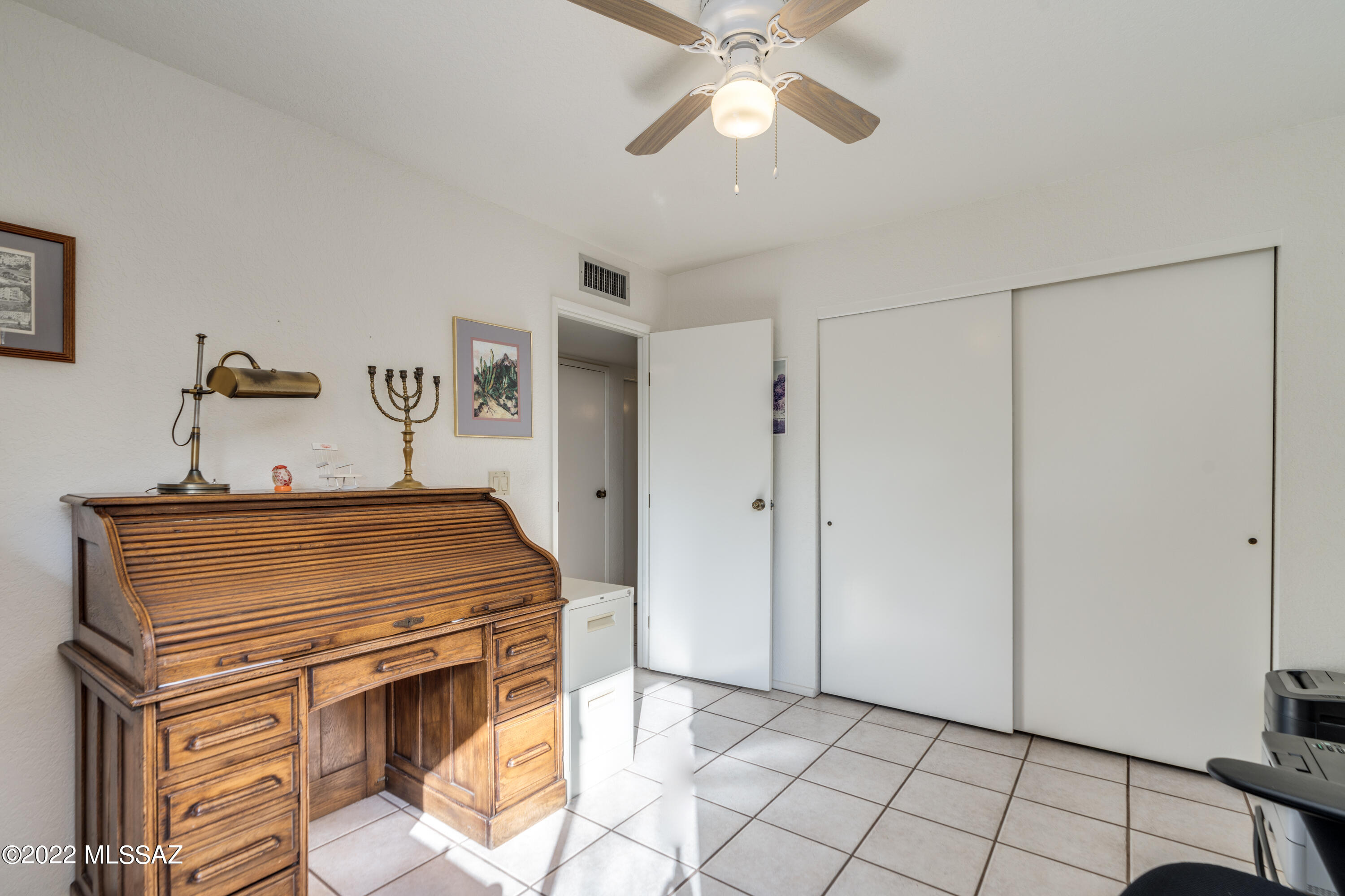 4076 N Hidden Cove Place