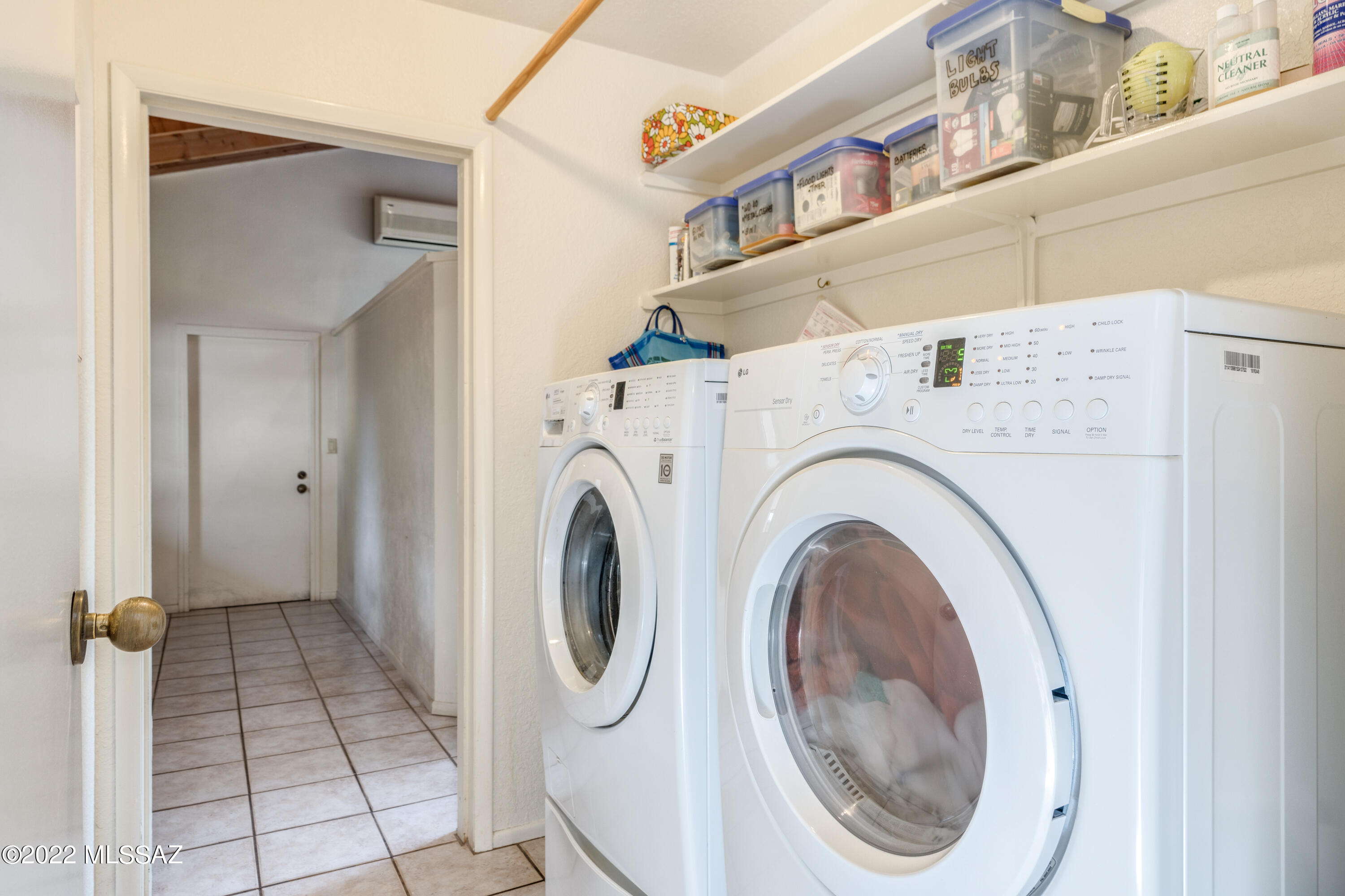 4076 N Hidden Cove Place