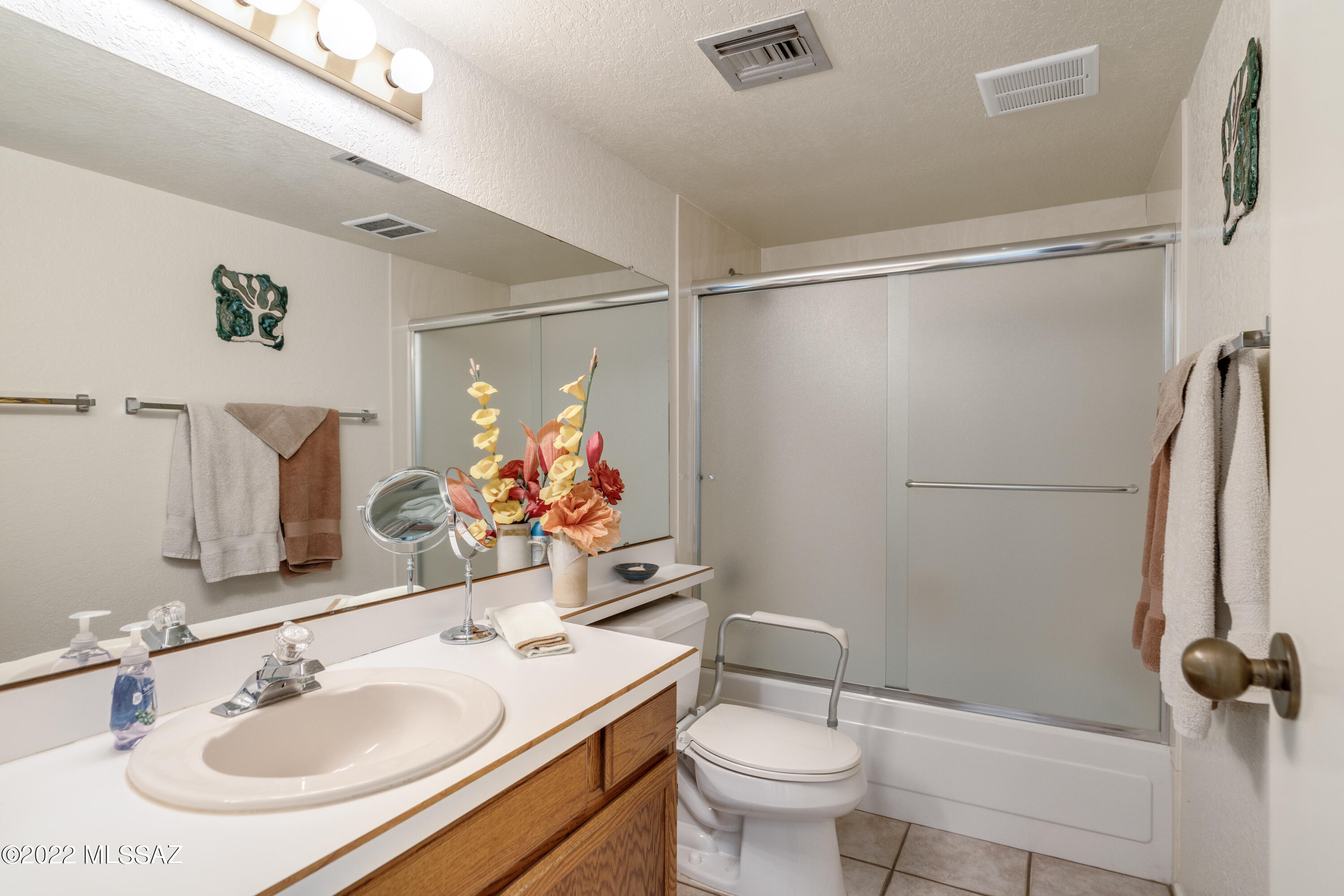 4076 N Hidden Cove Place