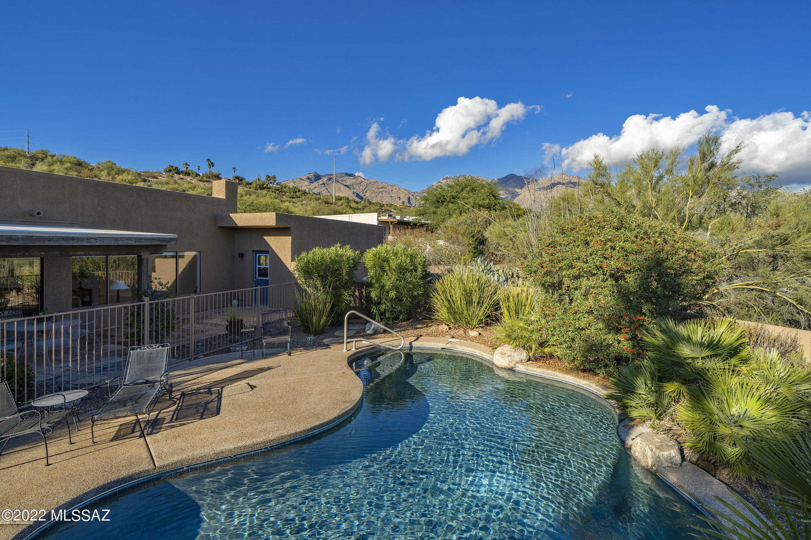 5350 N Apache Hills Trail