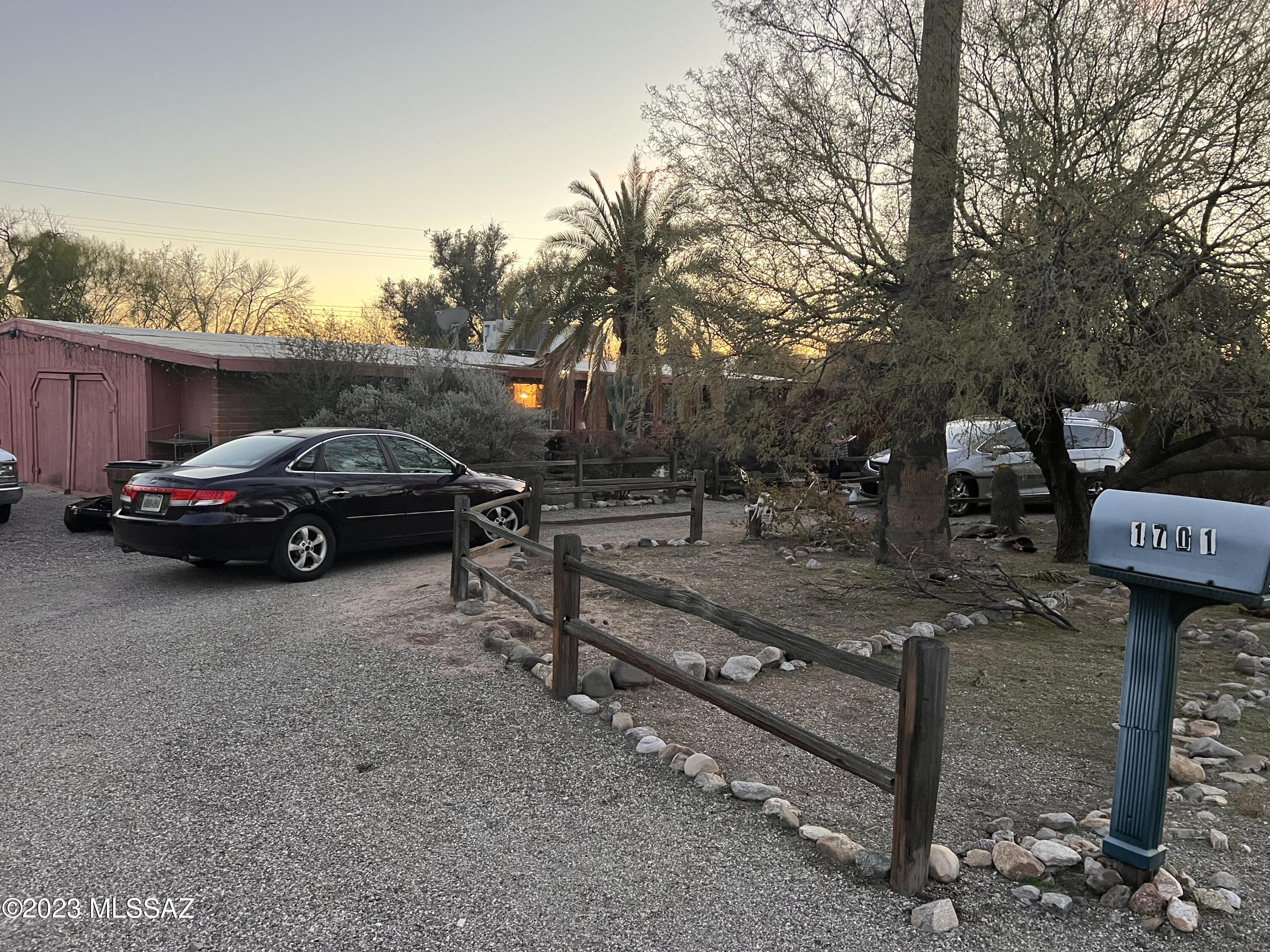 1701 W Hudson Drive