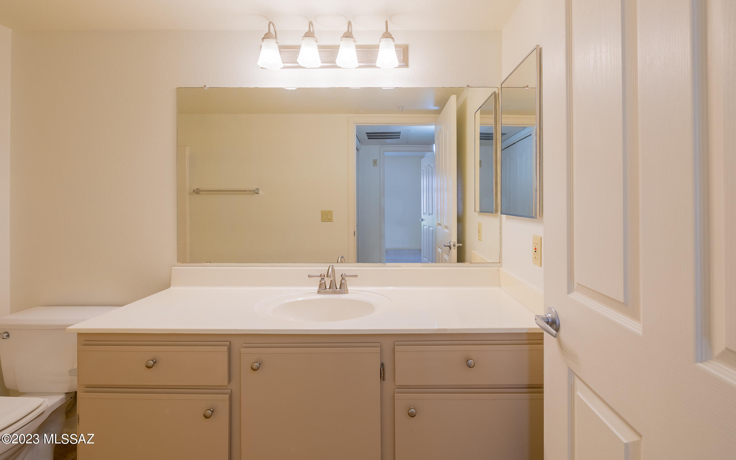5751 N Kolb Road Unit: 19206