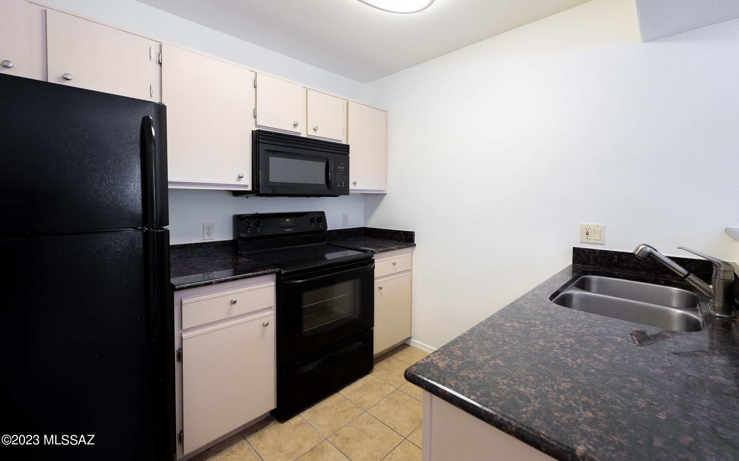 5751 N Kolb Road Unit: 19206