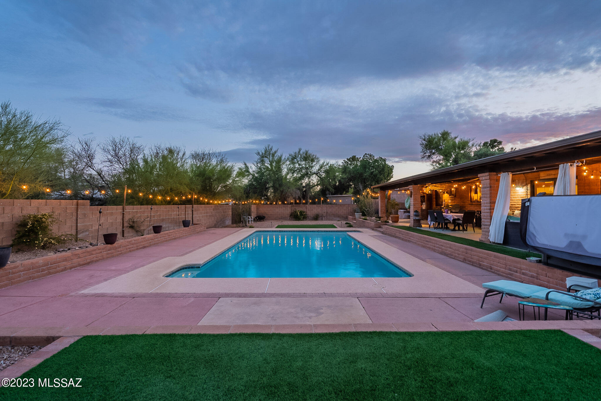 3502 N Camino Esplanade
