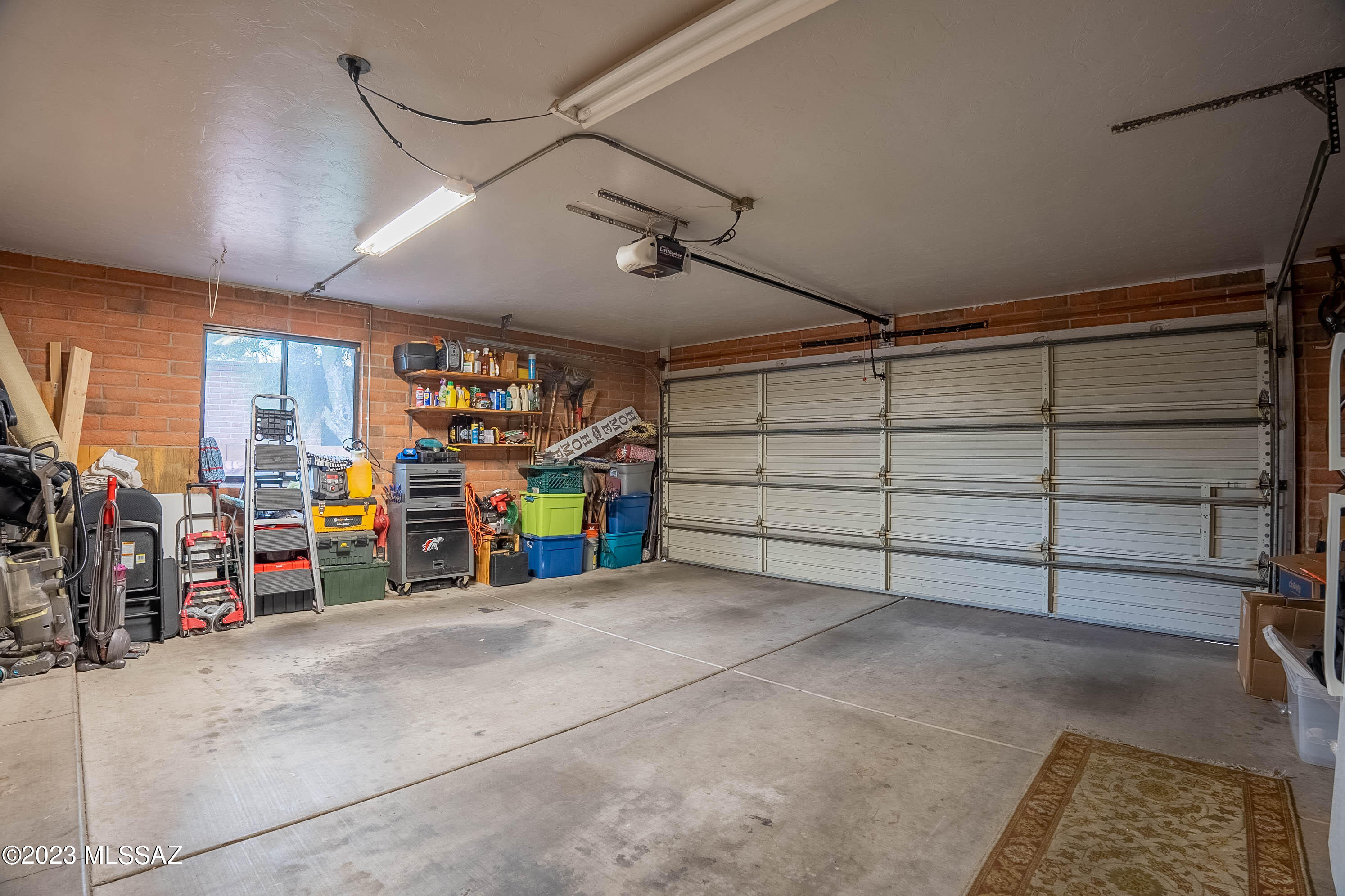 3502 N Camino Esplanade