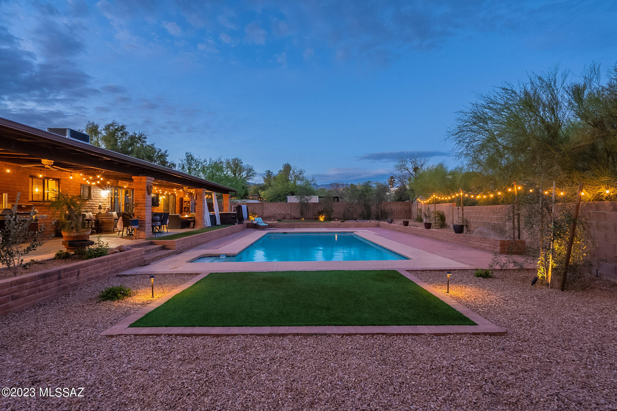 3502 N Camino Esplanade