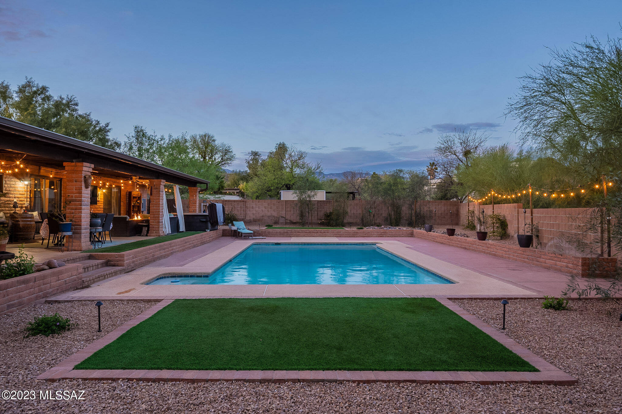3502 N Camino Esplanade