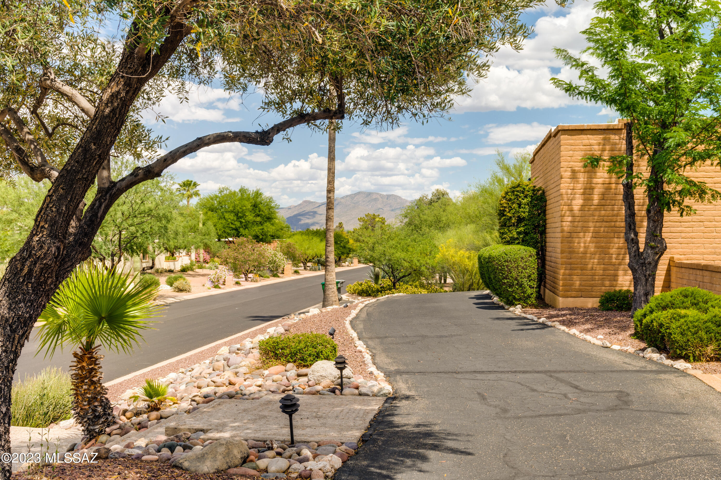 8130 E Ridgewood Drive