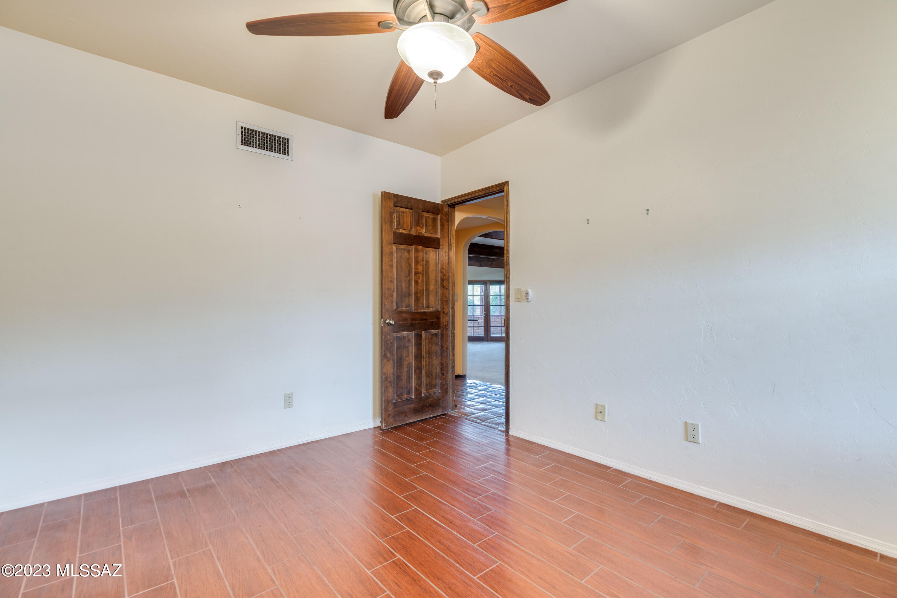 8130 E Ridgewood Drive