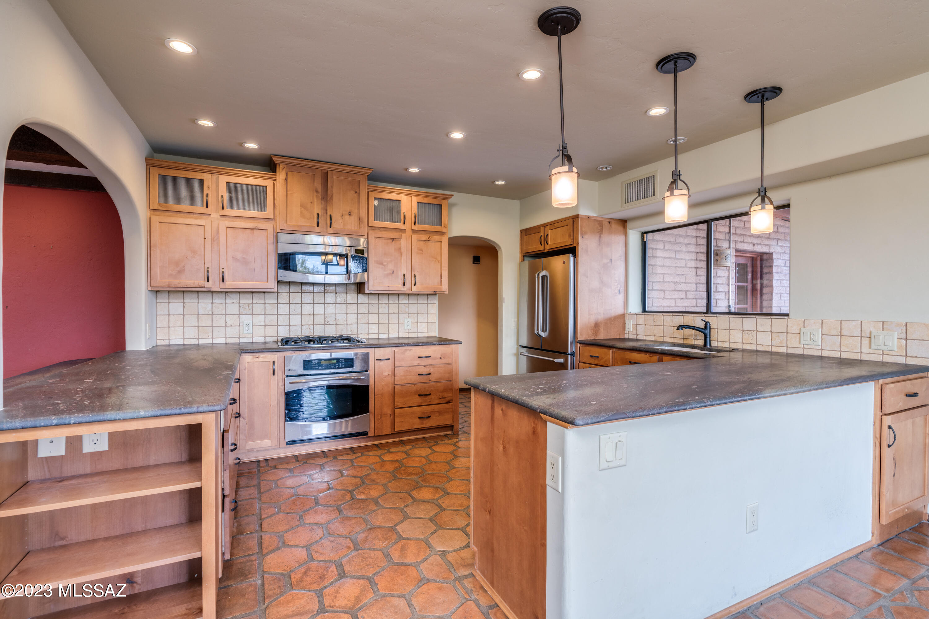 8130 E Ridgewood Drive