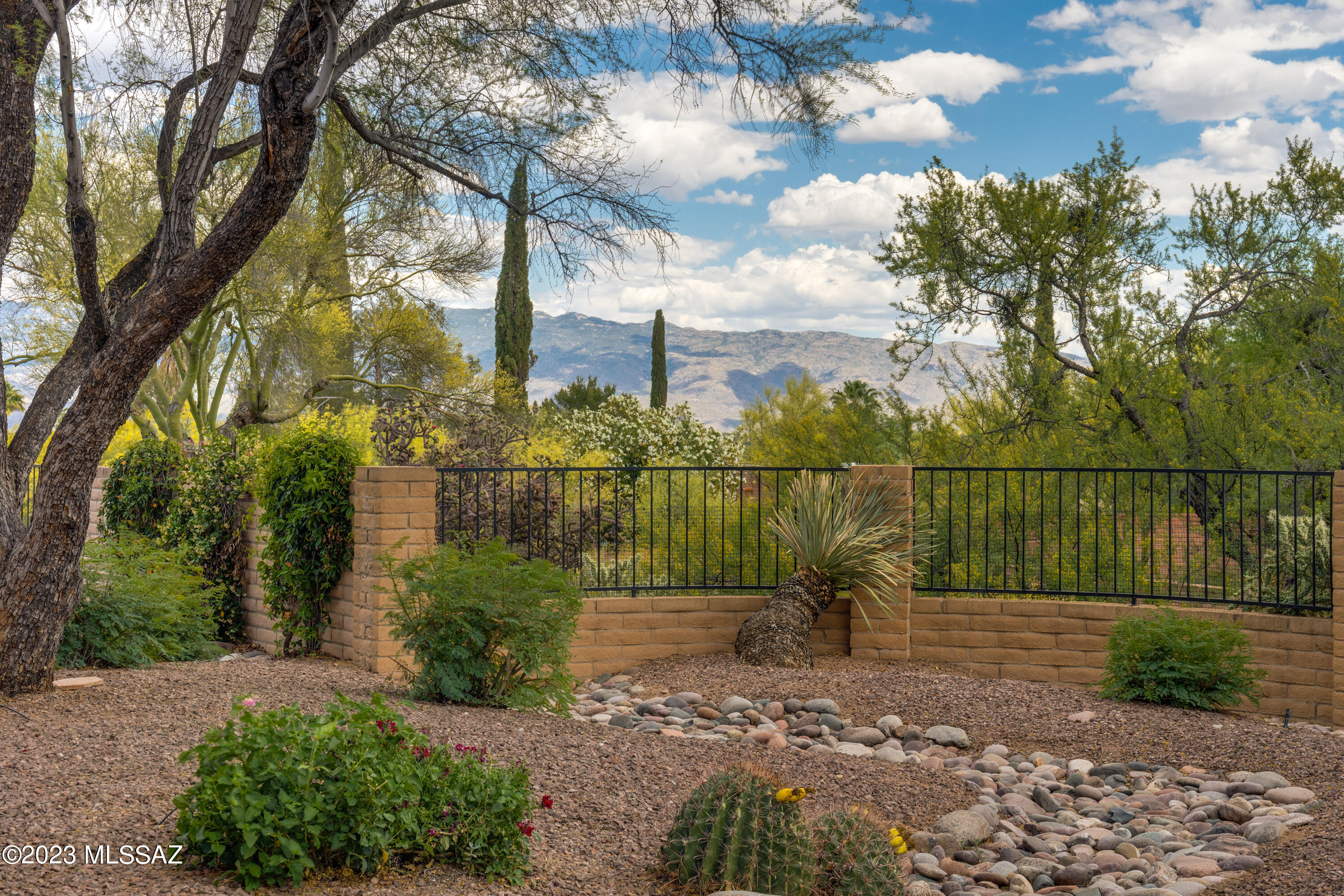 8130 E Ridgewood Drive
