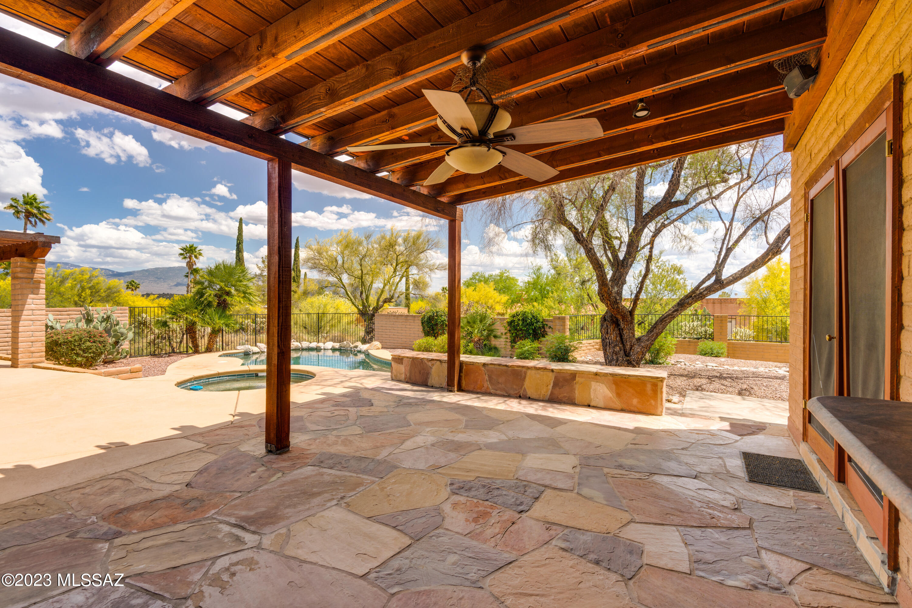 8130 E Ridgewood Drive